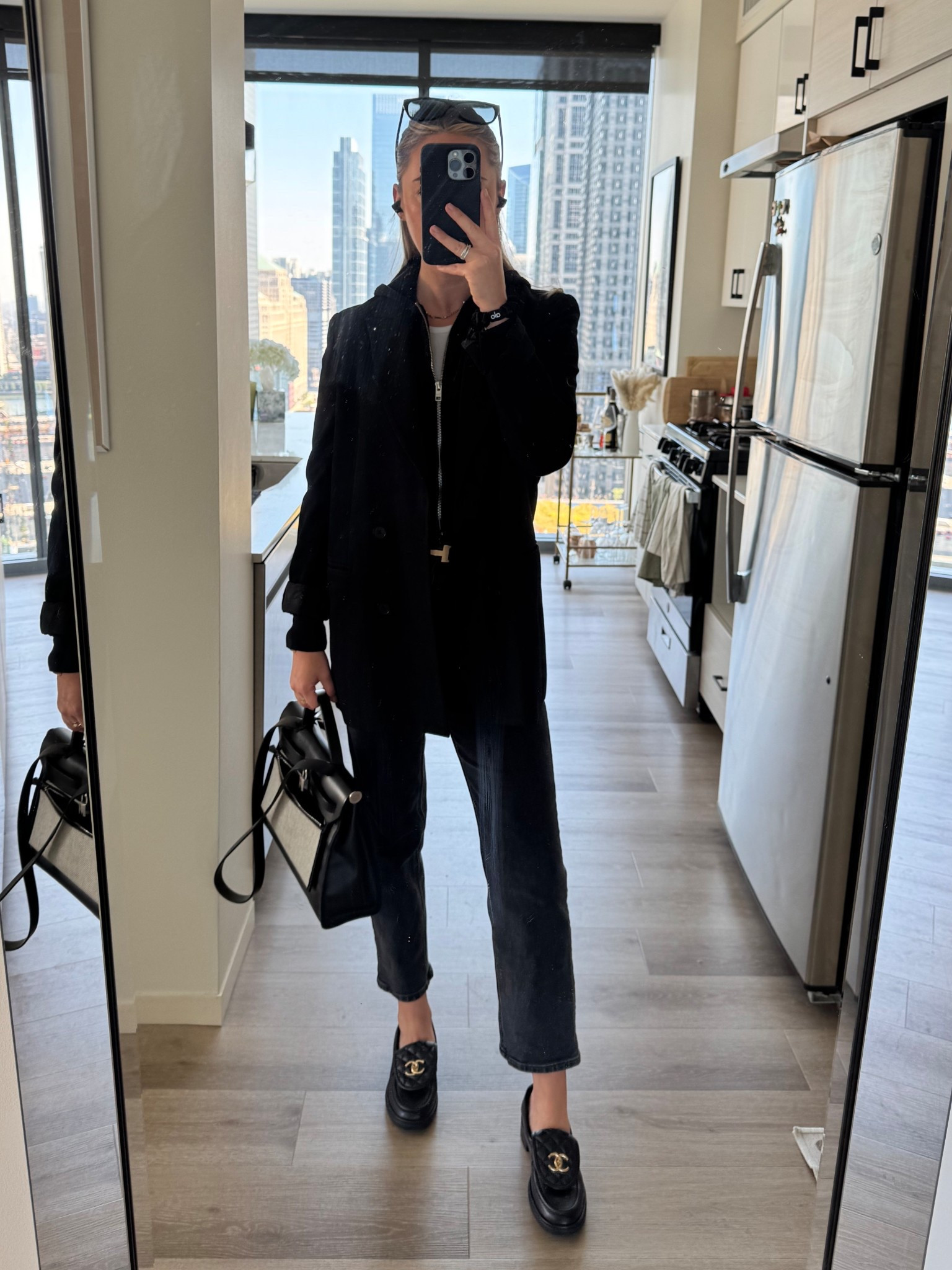 Work OOTD

Aritzia
Blazer
Denim
Chanel
Hermes

#LTKStyleTip #LTKItBag #LTKWorkwear