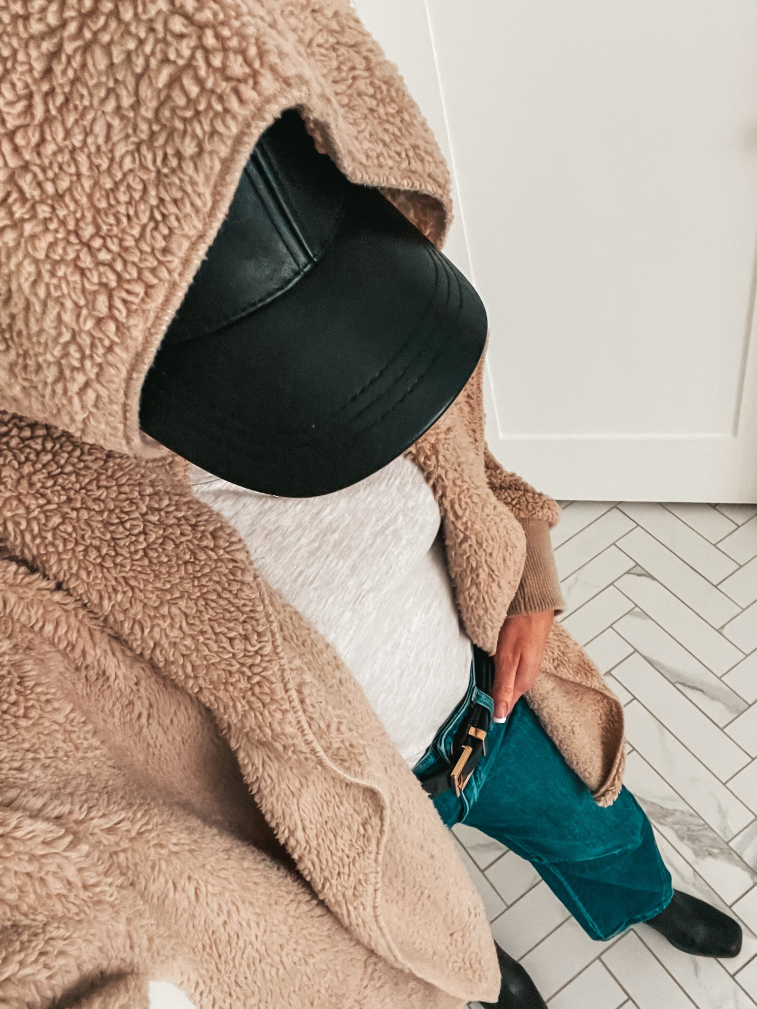 Casual Cozy Outfit 🖤

Long sleeve tee, jeans, high waisted jeans, belt, boots, hat, cardigan. Petite style, casual outfit, mom outfit.

#LTKPetite #LTKxVICI #LTKSaleAlert