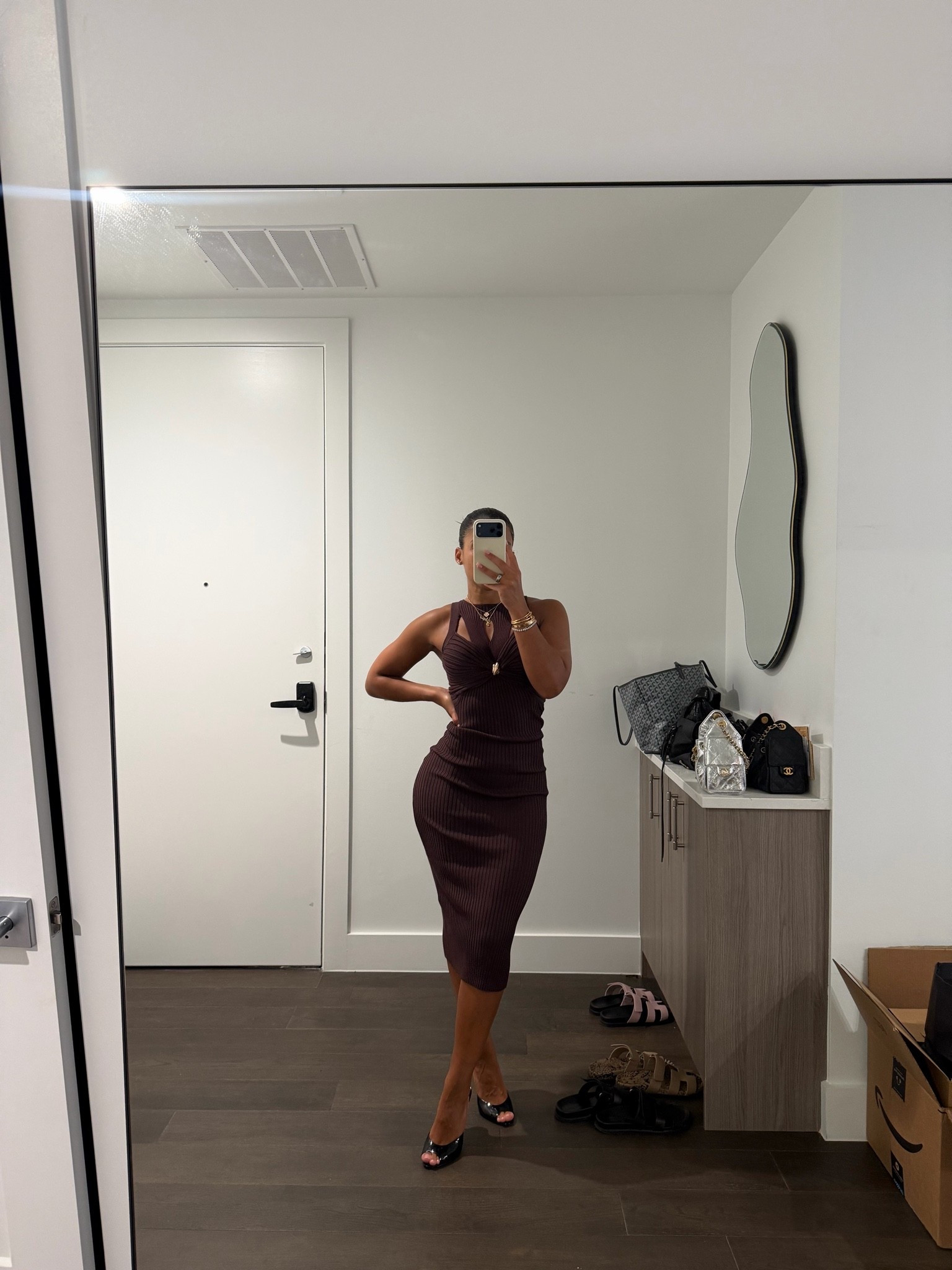 Affordable summer night out midi dress! Sold out but i linked similar!
Wearing a size XS