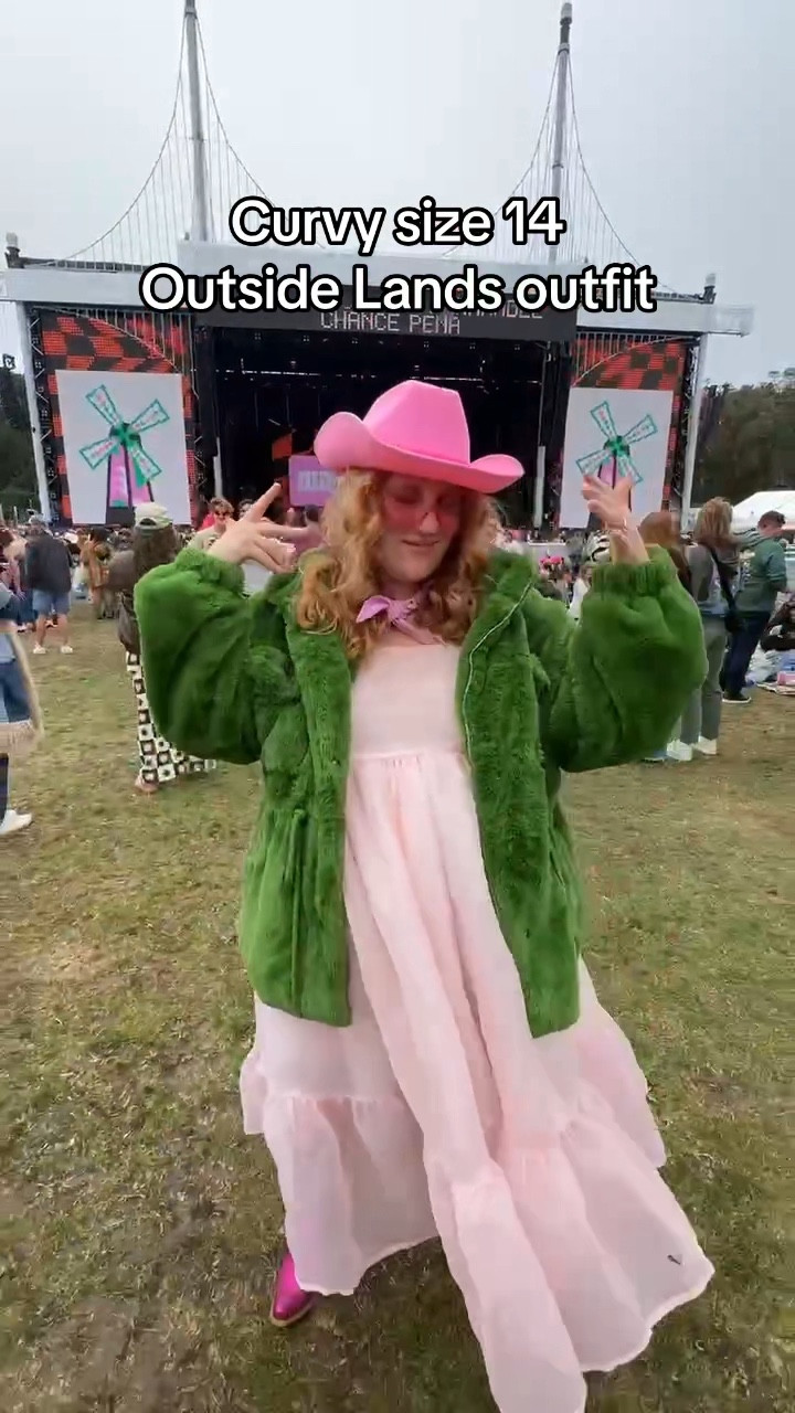 Curvy outside lands music festival pink pony club! #outsidelands #pinkponyclub #festival #selkie #dress #greencoat 

#LTKMidsize #LTKPlusSize