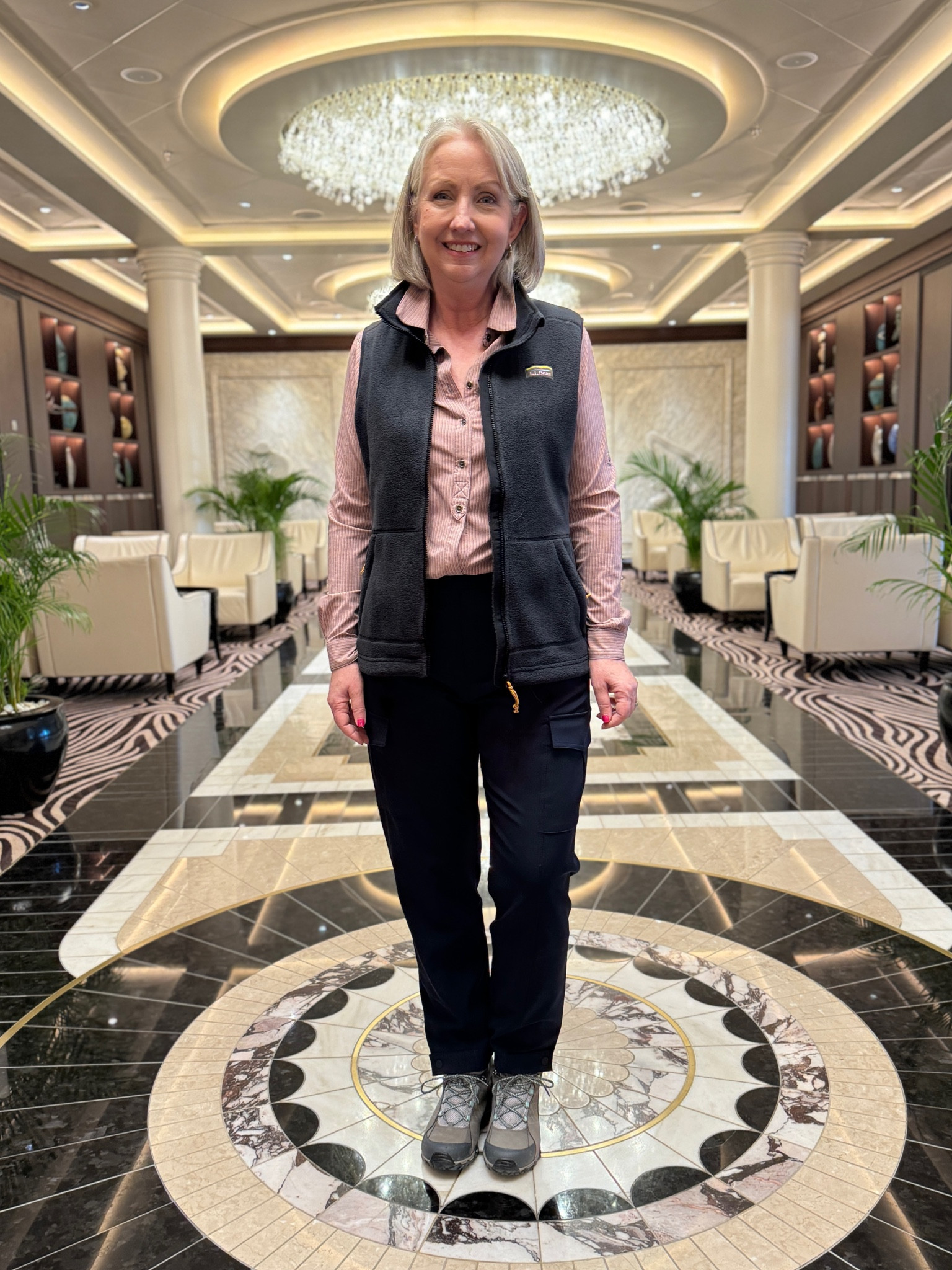 Happy Friday!✨ Here is my OOTD!

#LTKMidsize #LTKStyleTip #LTKTravel