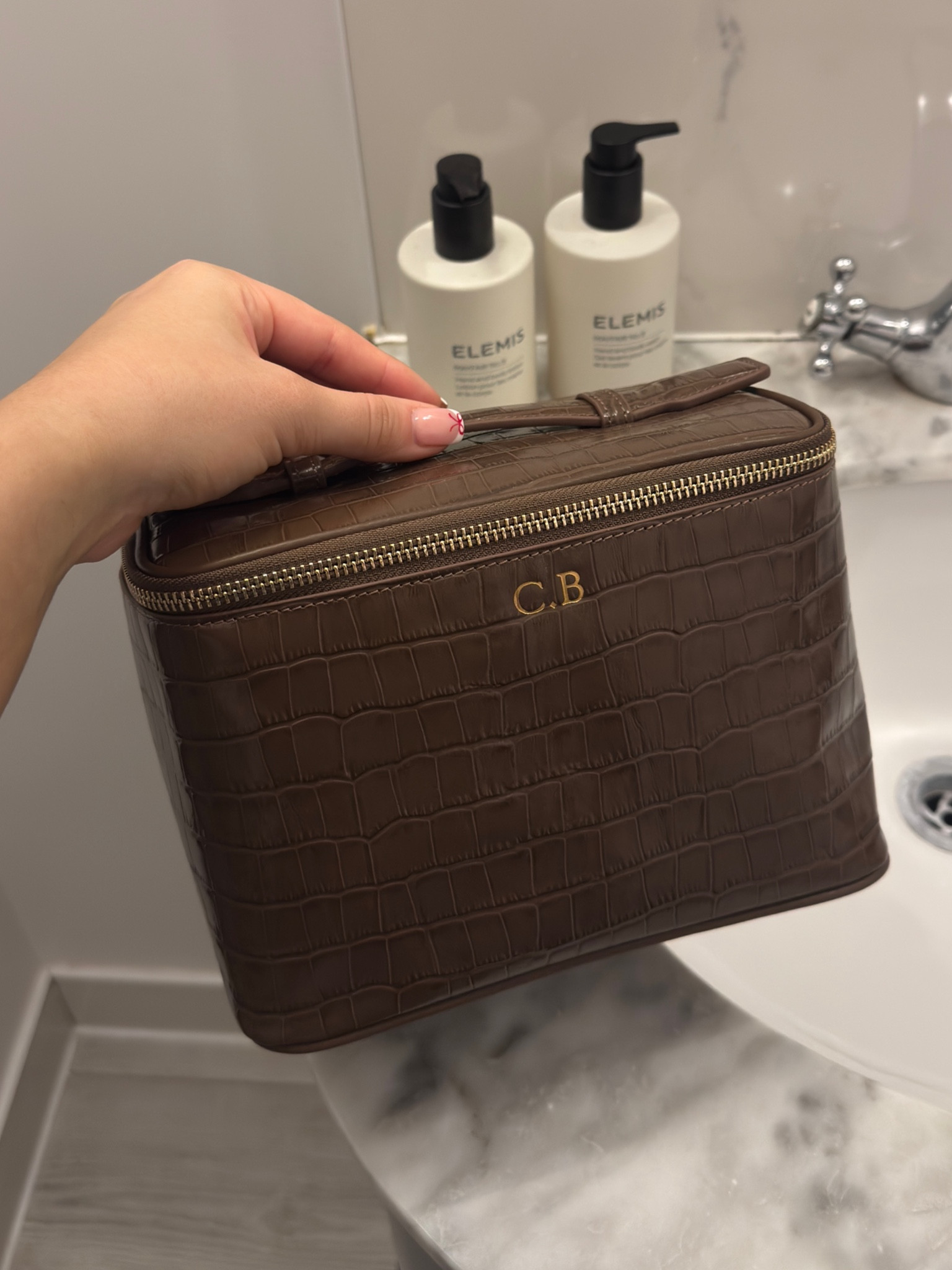 Personalised vanity case 🎀

#LTKGiftGuide #LTKBeauty #LTKHome