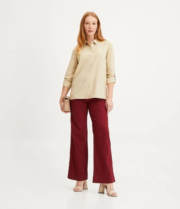 Calça Flare em Sarja Canelada com Pregas Frontais Vermelho | Renner (BR)