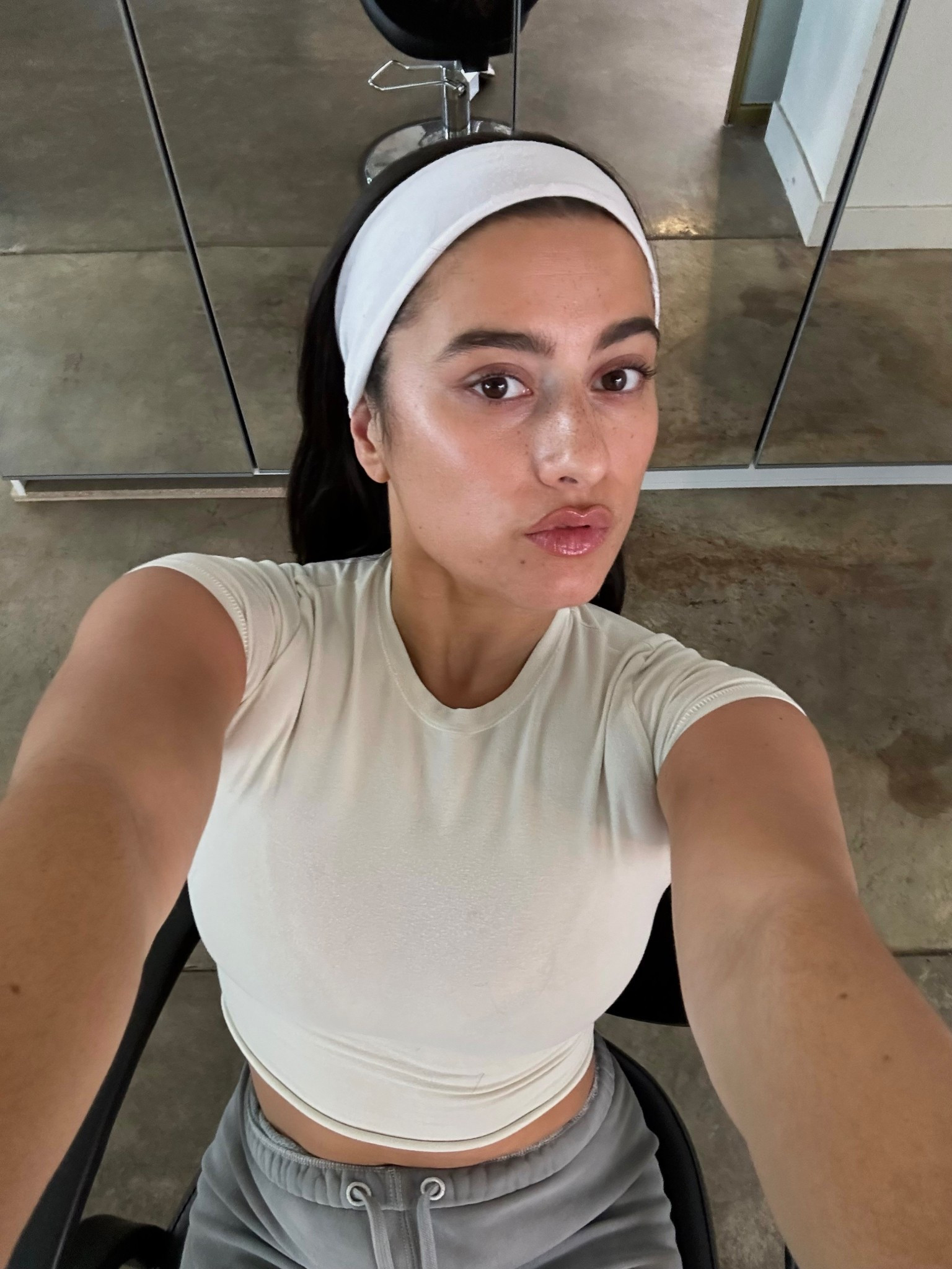 set selfieeeee 

#LTKSummerEdit #LTKStyleTip #LTKBeauty