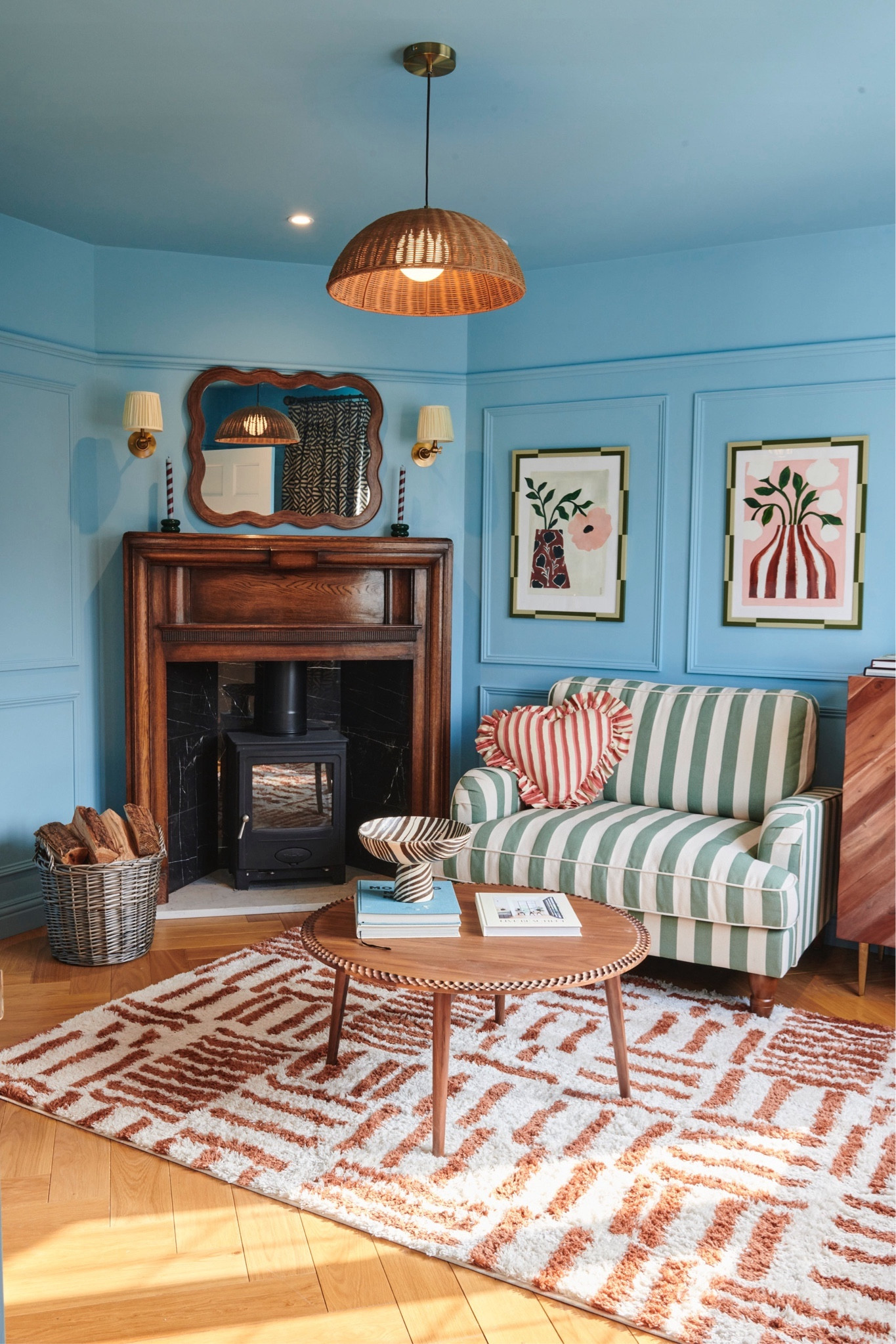 Our blue lounge 

#LTKhome