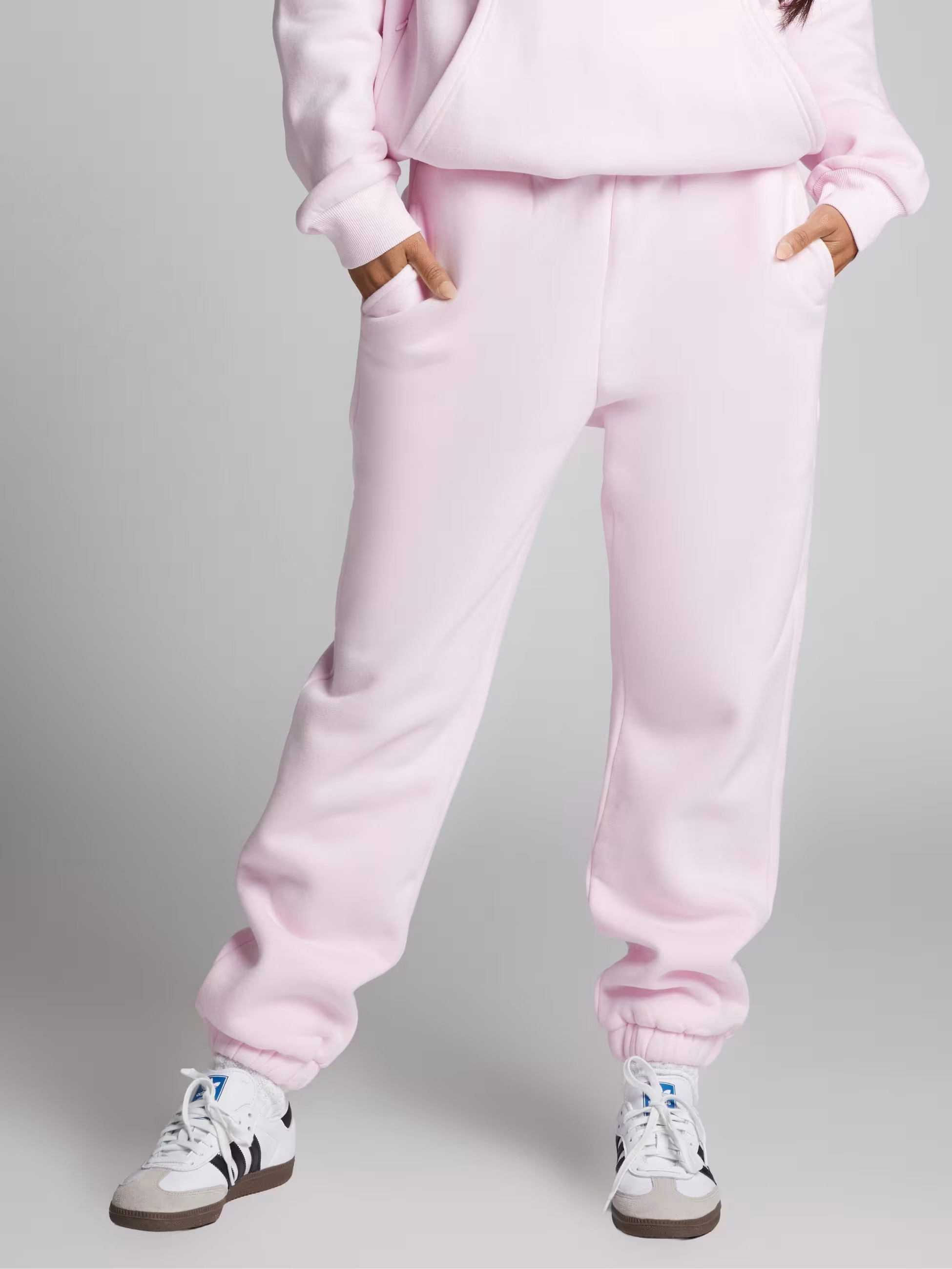 Travel Essentials Sweatpants — Comfrt | Comfrt