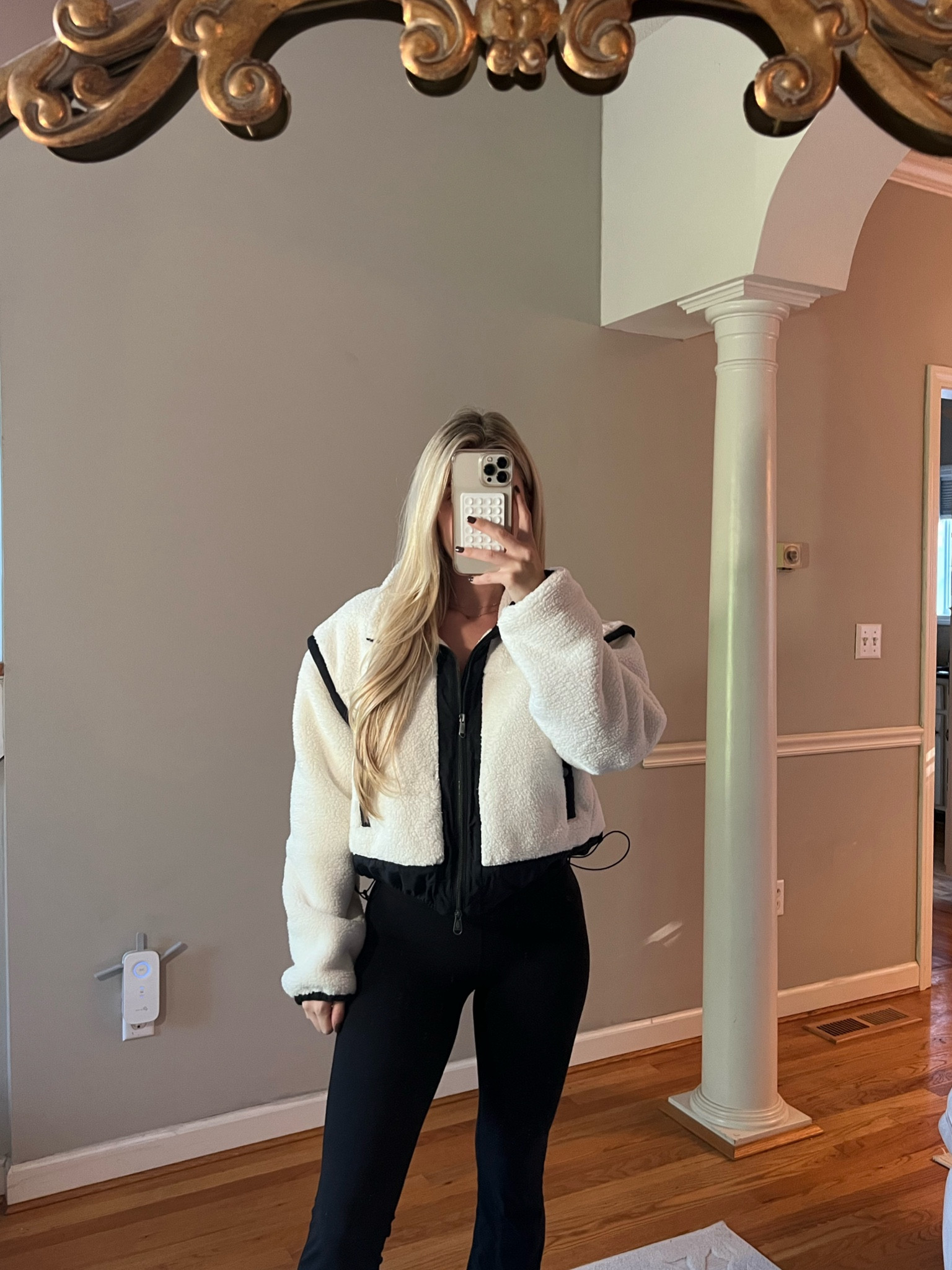 this free people zip up!!😍 
size XS 


#LTKfindsunder100 #LTKU #LTKstyletip