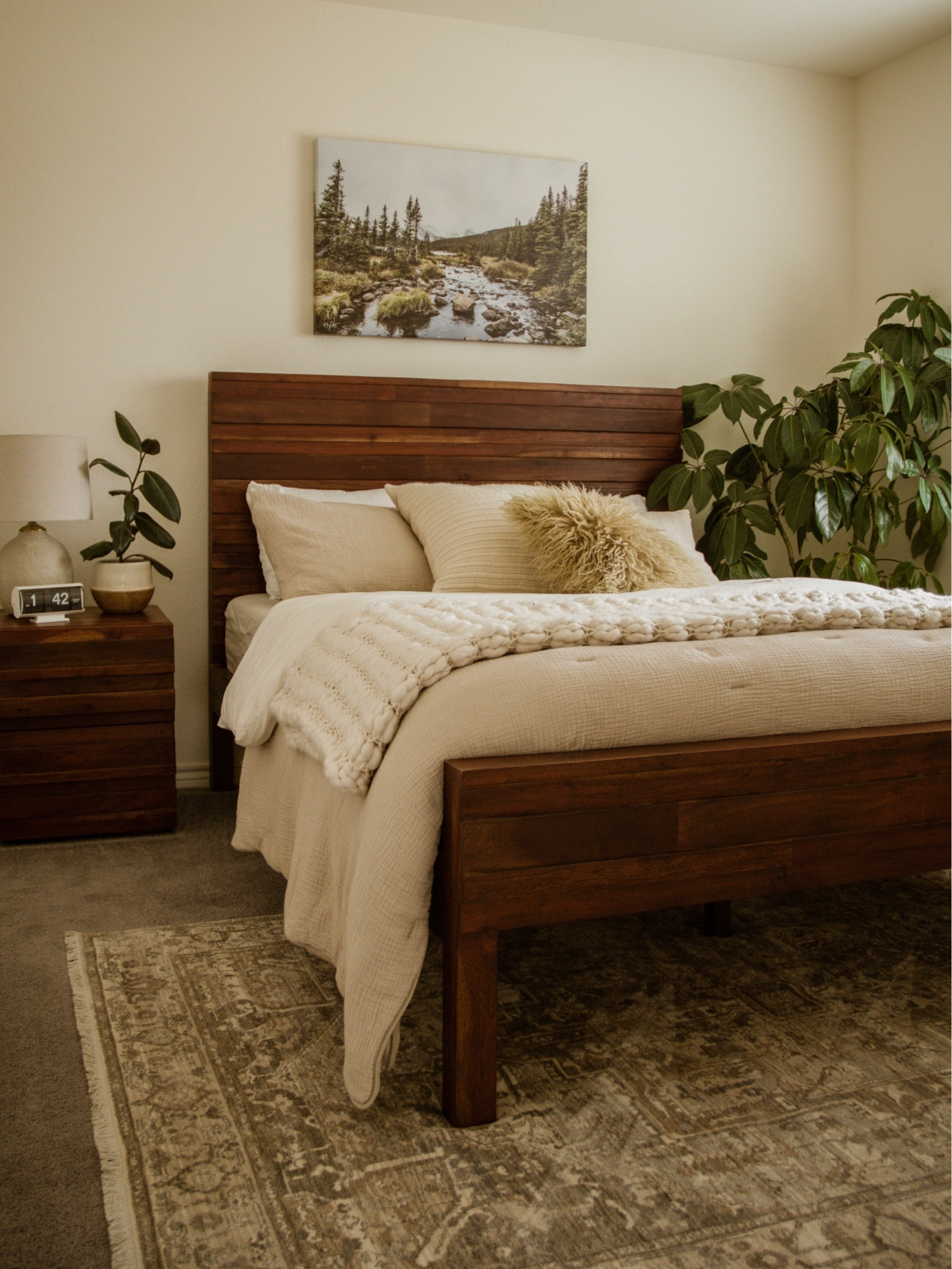 Cozy bedroom 😌✨

#LTKFind #LTKSale #LTKhome