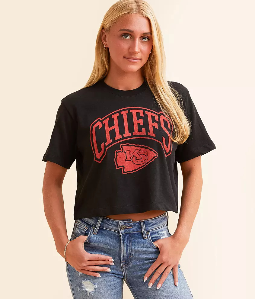 Kansas City Chiefs Blitz Cropped T-Shirt | Buckle