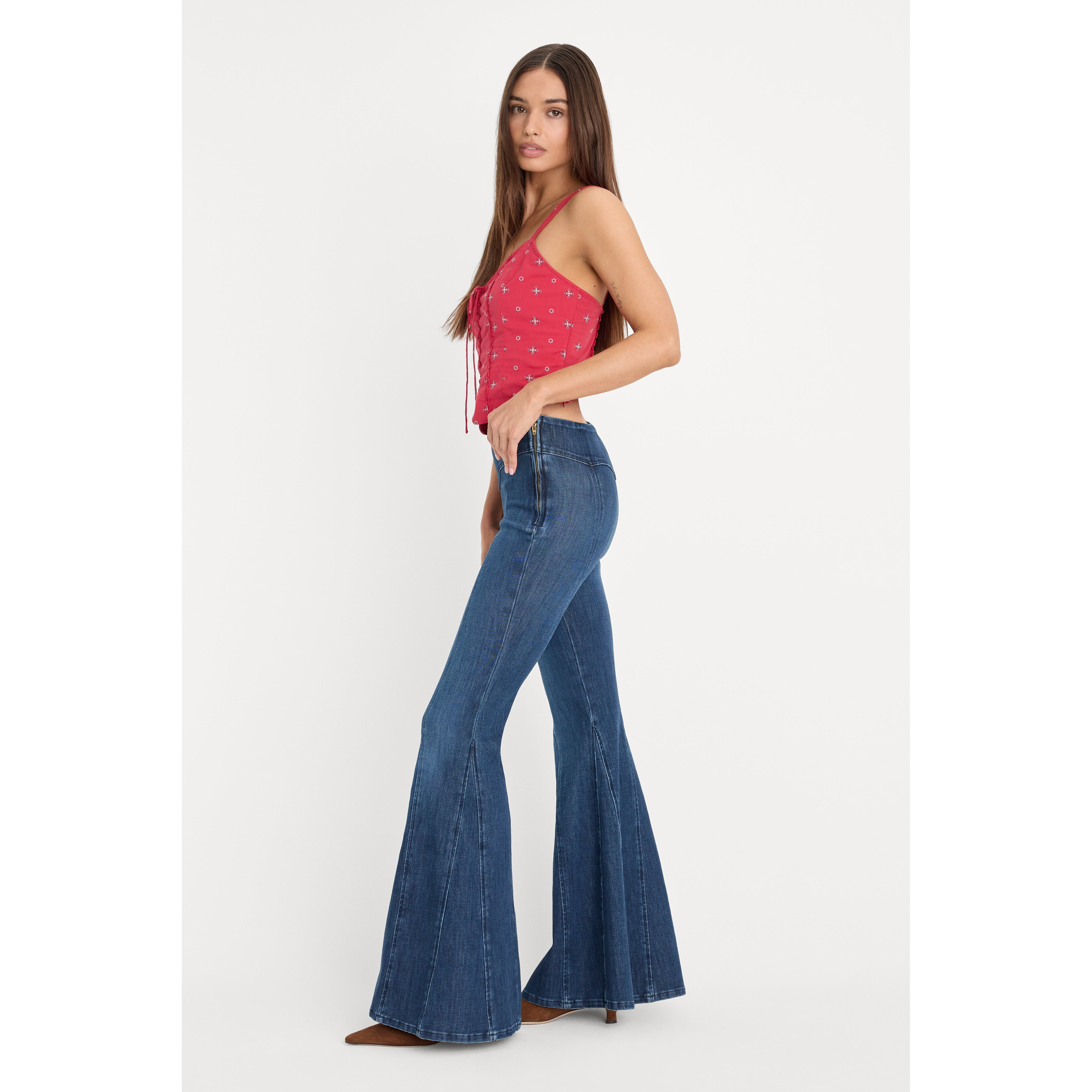 Women's Dolly Joleans Extreme Flare Jeans | Indigo, Size 00 | Good American by Khlo� Kardashian | Good American