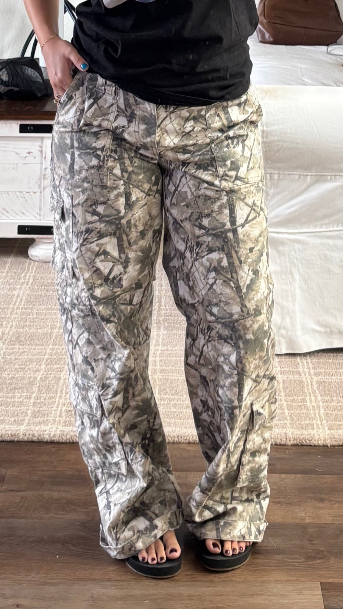 Camo pants everywhere.. they’re so comfortable and can be styled so many ways. I found these exact ones from target but they are almost sold out so I linked a few other brands as well 🦌🍂

#LTKSeasonal #LTKHalloween #LTKGiftGuide