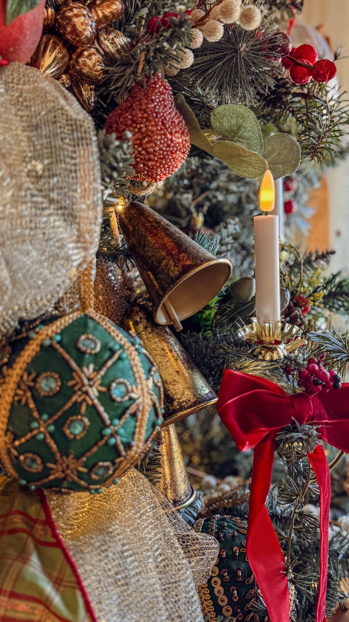 Tree details 🔔

#LTKHoliday #LTKSeasonal #LTKGiftGuide