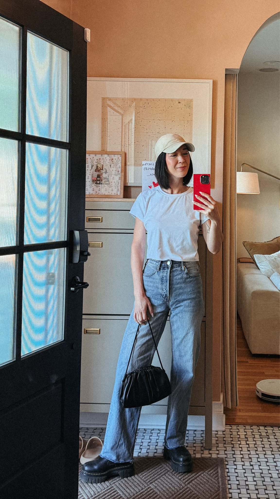 THE uniform, with cotton high waist denim, my fav cropped tee and khaki cap.👖🧢