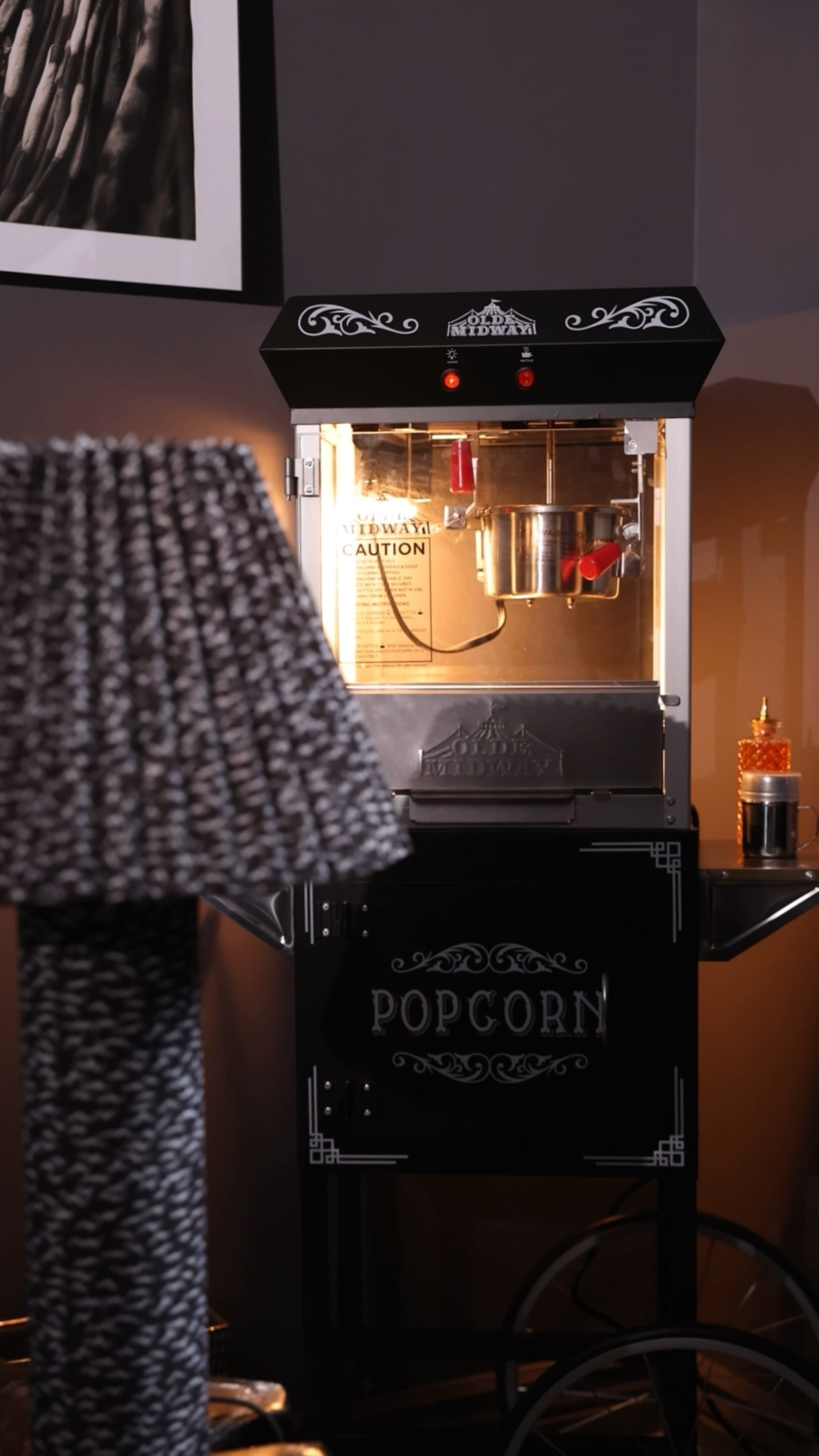 Super easy-to-use popcorn maker for your in-home theater  #LTKHome #LTKParties

#LTKVideo