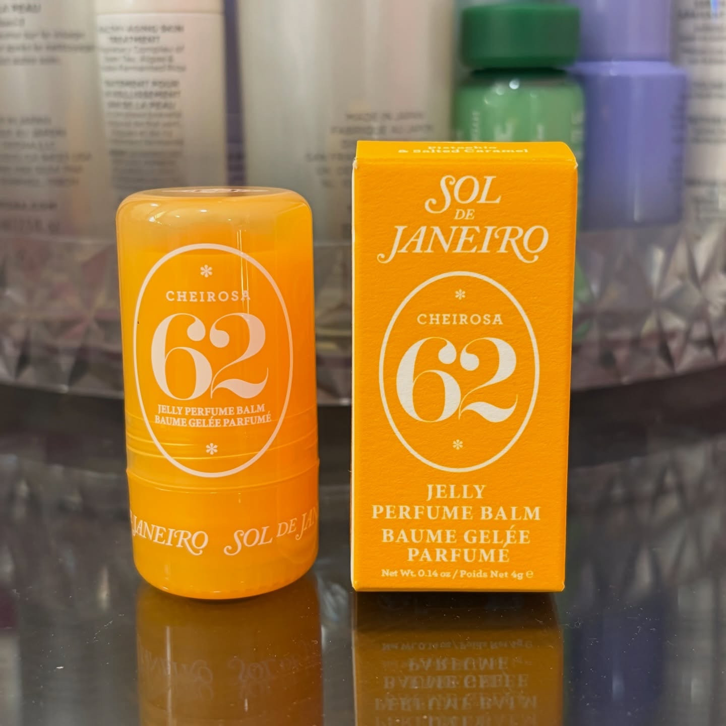 ⭐️PRODUCT REVIEW⭐️

This product was gifted to me by @soldejaneiro and @skeepers_us in exchange for my honest review.

The Sol de Janeiro Jelly Perfume Balm is a fun new product that I couldn’t wait to try. I have this in Cheirosa 62 which is the original pistachio and salted caramel scent. The tube twists open to reveal a jelly style fragrance stick. I love the packaging I think it’s really cute and will be easy to throw in my bag when I’m on the go. The product itself is more solid than I was expecting it to be which was actually a pleasant surprise since I was worried it might be too soft or jiggly. I found that this has nice lasting power. I applied just a few swipes on my neck and wrists and I was still able to smell it hours later. I think the idea is a fun concept and I really like that I can toss this in my bag in the go and there is no risk of leaking or spilling.

#soldejaneiro #skeepers #productreview #fragrance #ugc