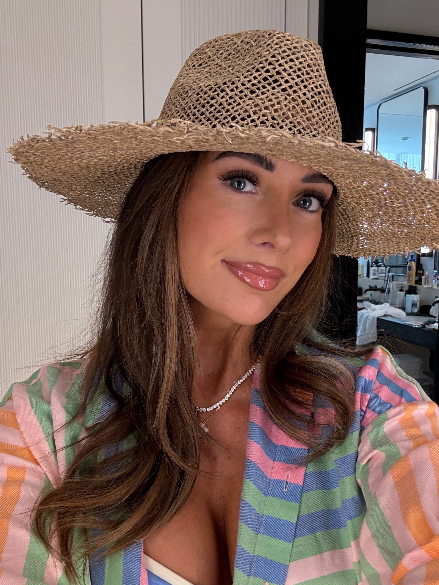 Color science shade medium
Kylie skin tint shade 5N
Dior bronzer stick shade 2
Tom ford bronzer shade terra
Dior blush shade candy
Huda liner pinky brown
Makeup by Mario shade petal glow