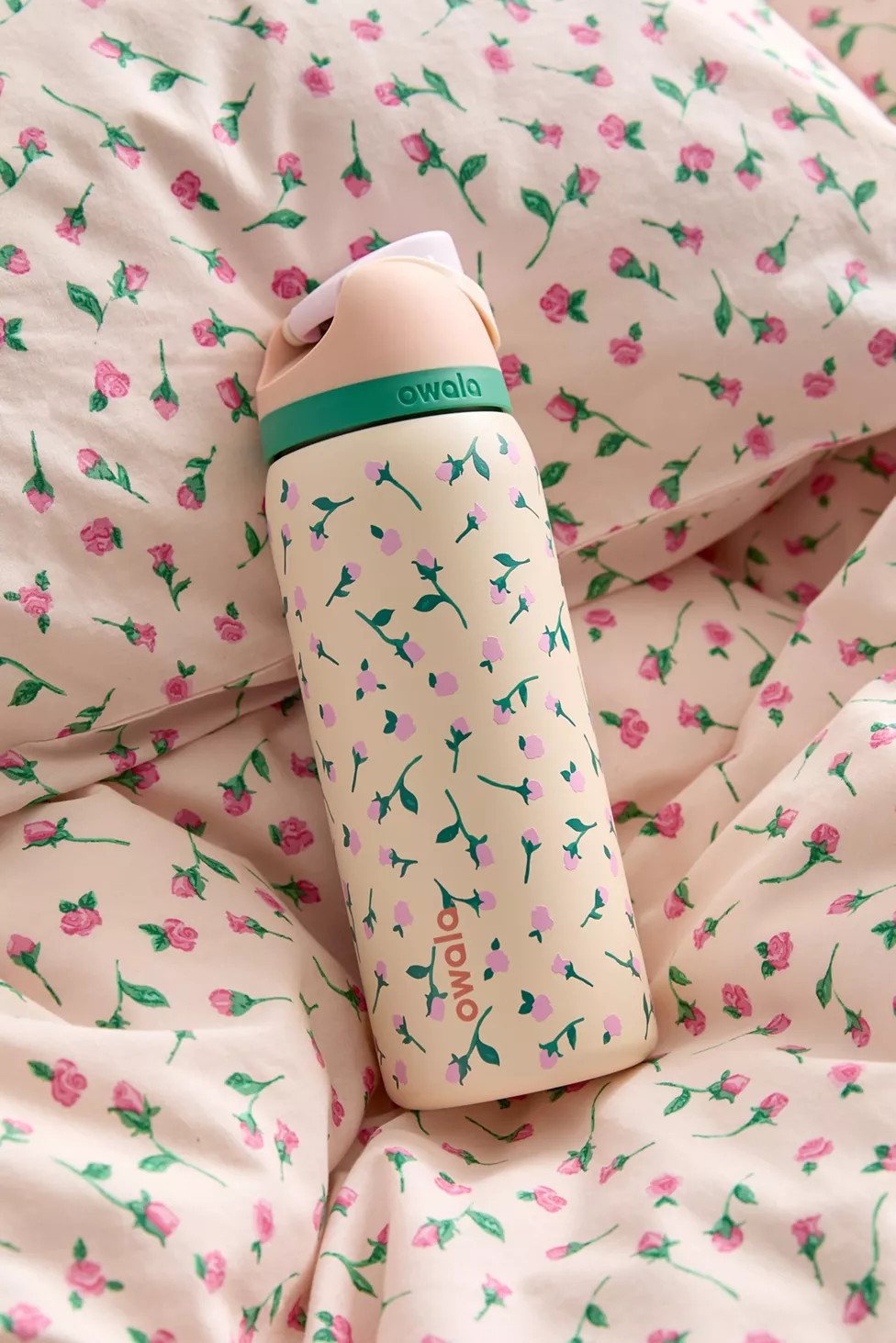 Owala UO Exclusive FreeSip 32 oz Water Bottle | Urban Outfitters (US and RoW)