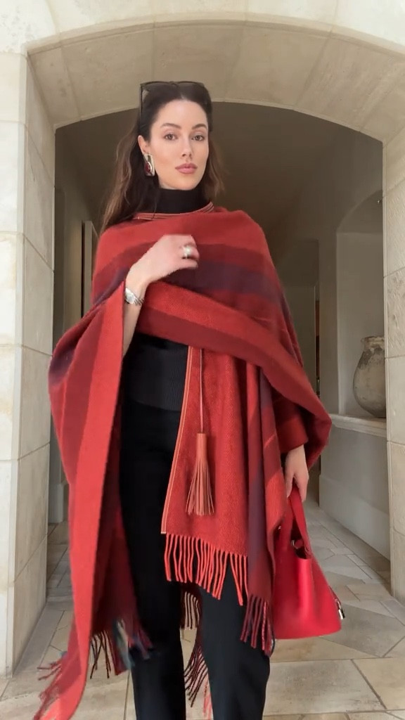 Ready to eat turkey and chili 🍗🦃🍁🍂 love this red Hermes look for fall 🤍

#LTKootd #LTKHoliday #LTKgrwm