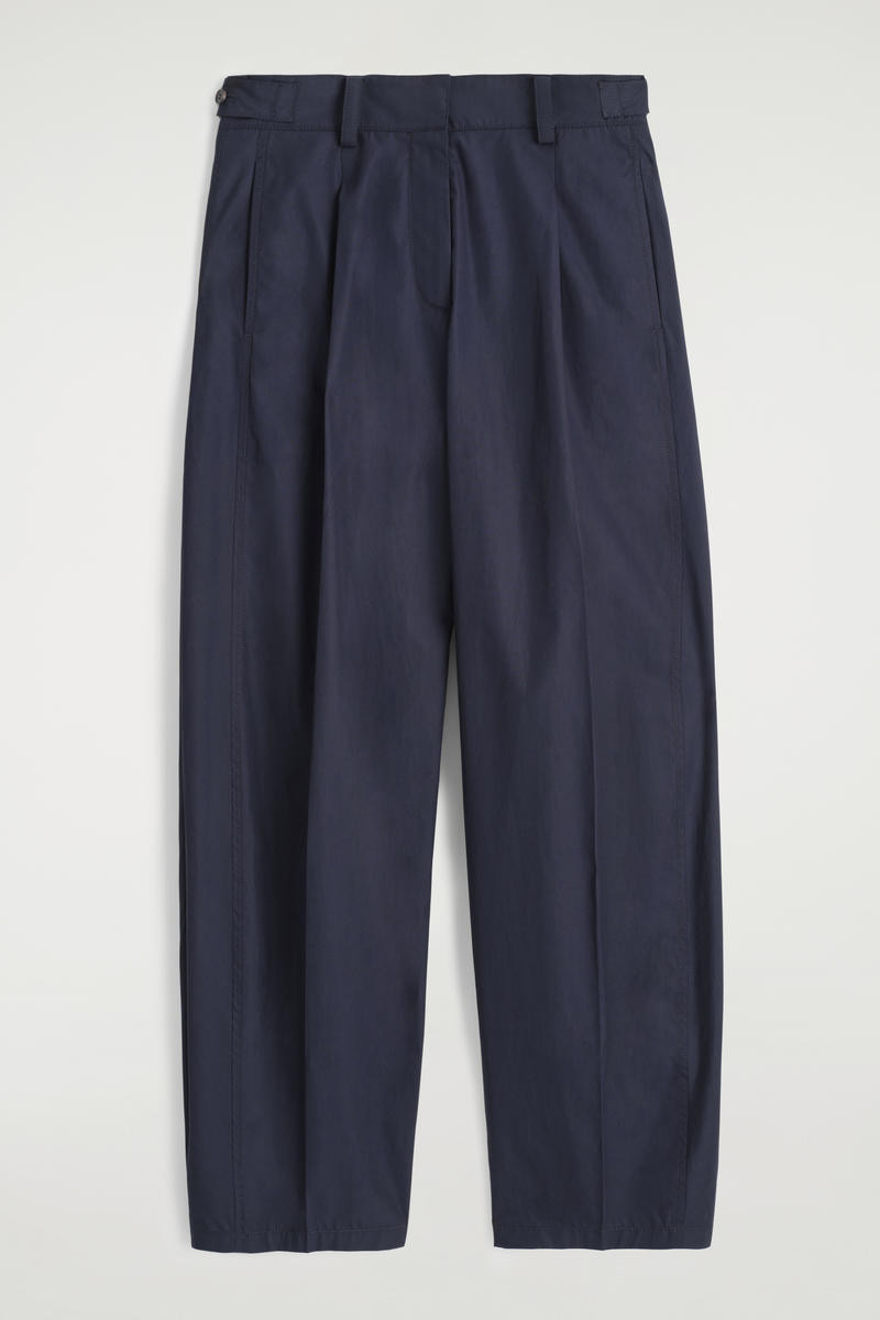 Pleated Cotton Barrel-Leg Trousers in Navy | COS UK