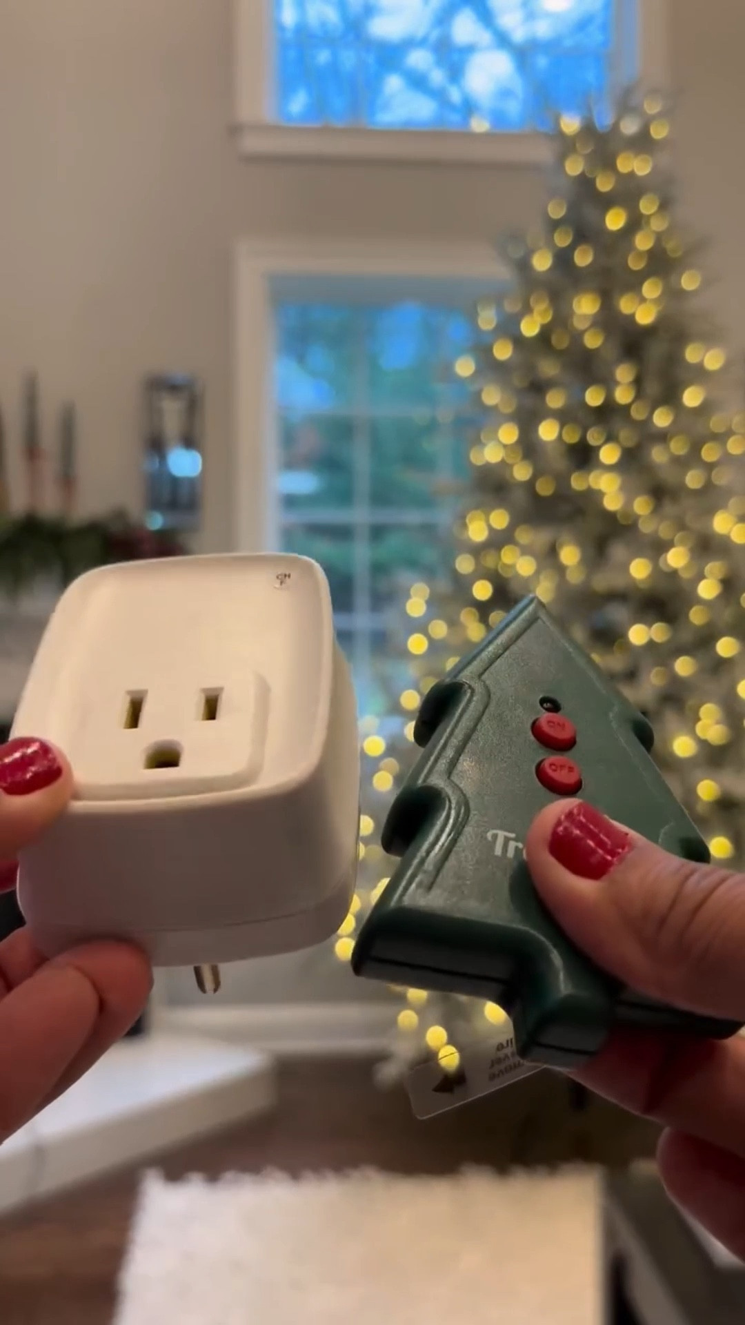 Si te interesa comenta la palabra NAVIDAD para mandarte el enlace directo a tu Dm🔗 ✨

He tenido este pre iluminado árbol de Navidad Fraser Fir Flocked de @homedepot desde hace un par de temporadas, y todavía estoy muy enamorada de el. Es muy realista, tiene la forma perfecta y me encanta el cálido brillo que da por la noche.
•
•
Controla tu árbol de Navidad y otras luces desde una distancia de hasta 30 m (100 pies) con este control remoto.
•
•

#christmas #christmasdecor #christmastree #homedecor #home #navidad #arboldenavidad #feliznavidad #decora #decoração

#LTKHoliday #LTKHome #LTKGiftGuide