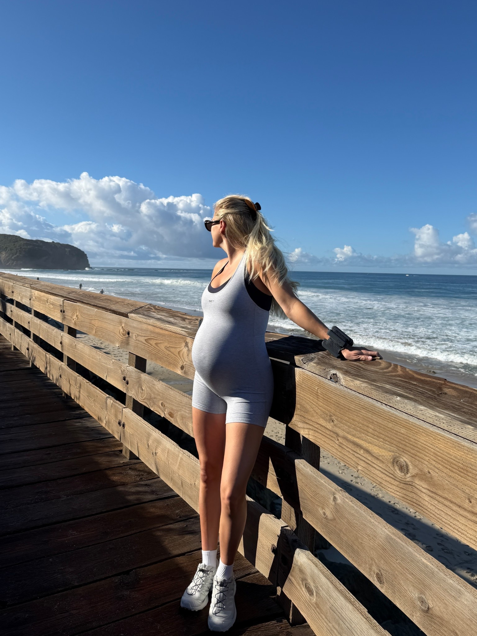 Wearing a medium in romper (sized up for pregnancy), shoes are tts! #kathleenpost

Walking outfit, active wear, workout wear, bump friendly, maternity look