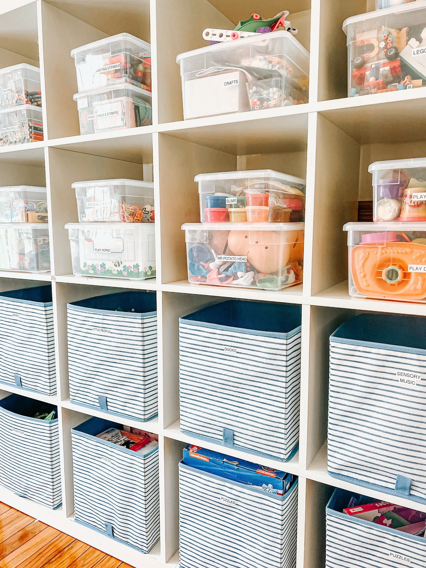 A weekend-ready playroom 😎

Because weekends mean toys everywhere - the setup just makes it manageable to survive a full weekend of play.

#organizedbyjm #playroom #playroomorganization #toyorganization #thecontainerstore