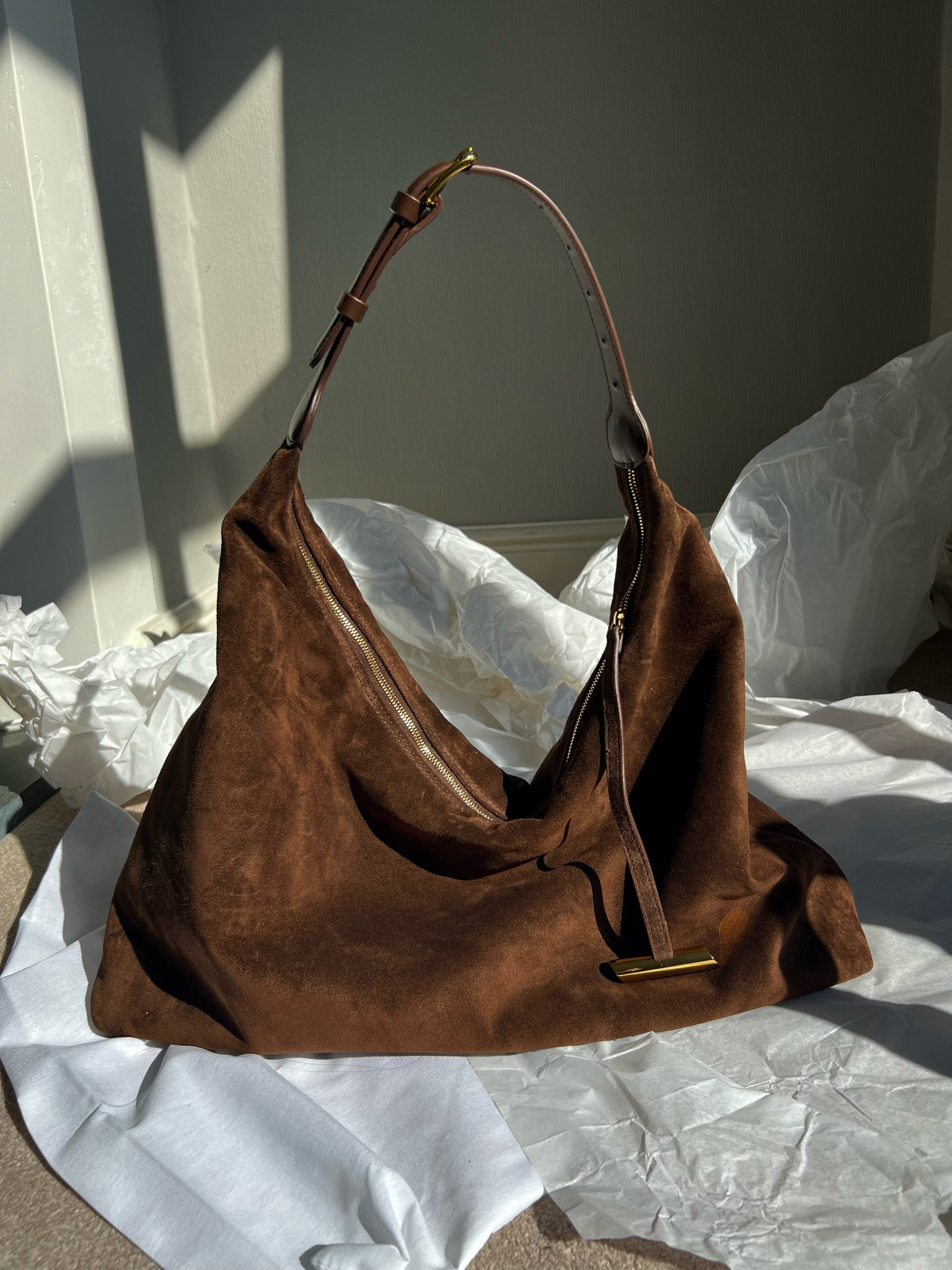 Chocolate brown suede 👜

This one is the perfect everyday size but the brand also have a lot of other style/size options. 

#LTKautumn #LTKuk #LTKluxury