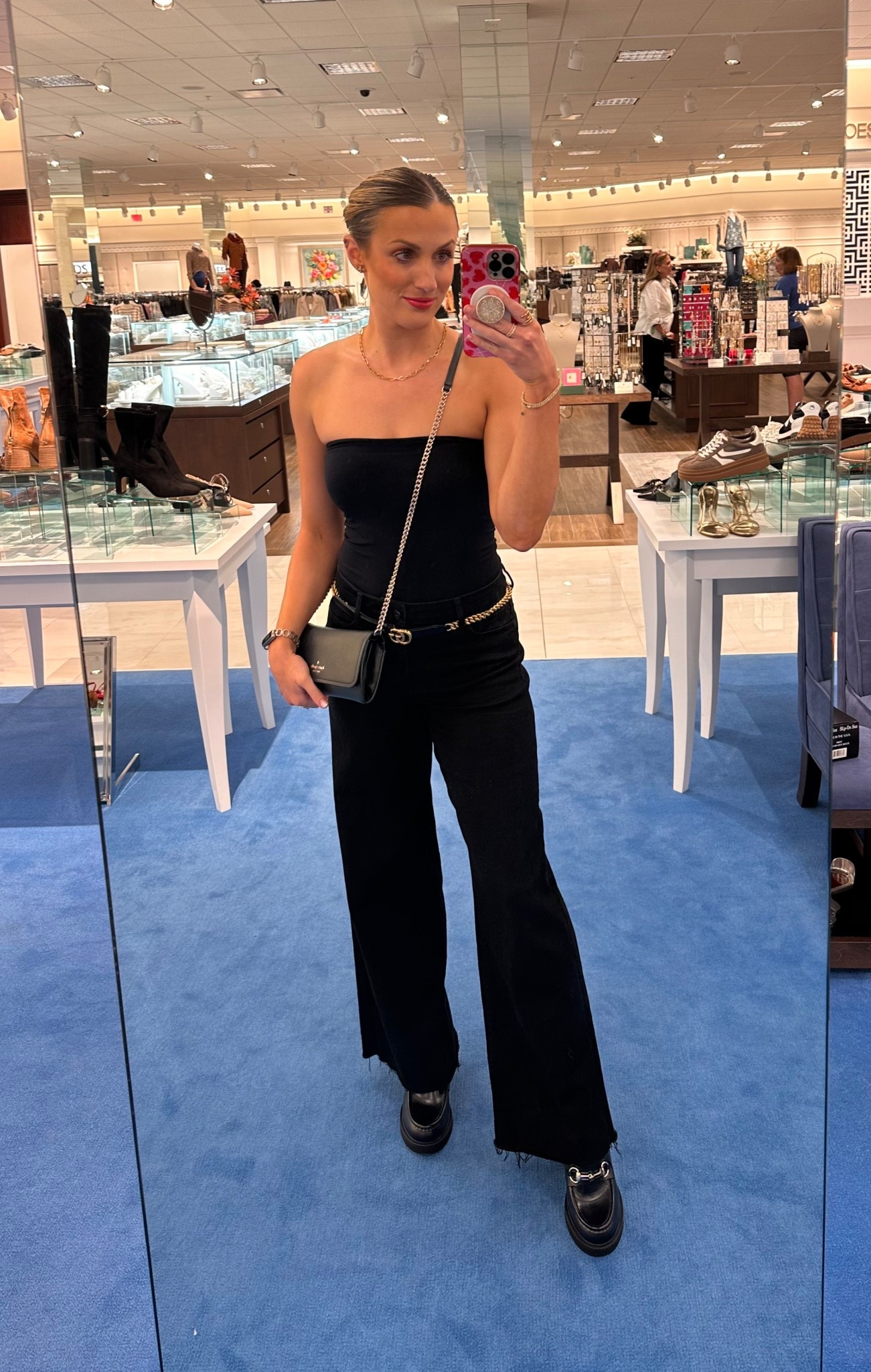 We love an all-black fit for fall 🖤
My favorite way to accessorize all black is with gold accents 

#LTKSeasonal #LTKStyleTip