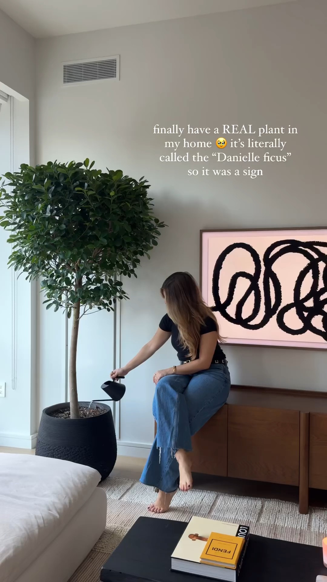 finally have a real plan in the home 🥹 how I styled the corner of my living room!