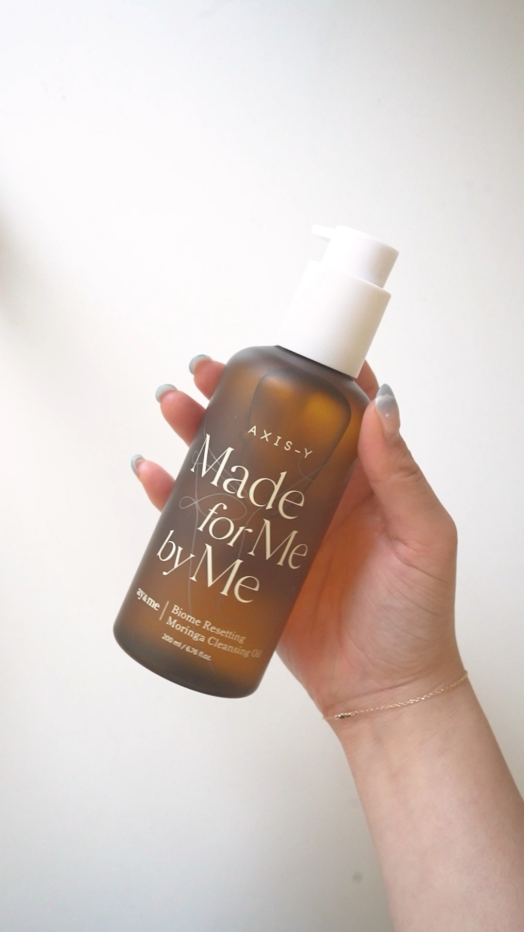  I love Korean skincare and I absolutely love this AXIS-Y biome moringa cleansing oil! It not only gets rid of all my impurities, but it leaves the fresh feeling soft and clean! #skincare #Koreanskincare

#LTKfindsunder50 #LTKVideo #LTKAsia