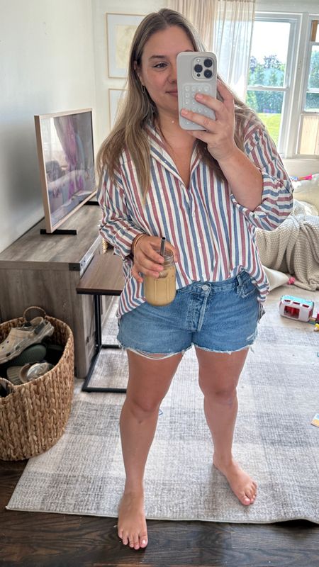 Parker shorts in “grudge”. I sized up 2 sizes for a loose and comfy fit. Shirt i sized up 2 sizes for oversized fit too. 


Sezane stripes agolde shorts denim buttondown summer style