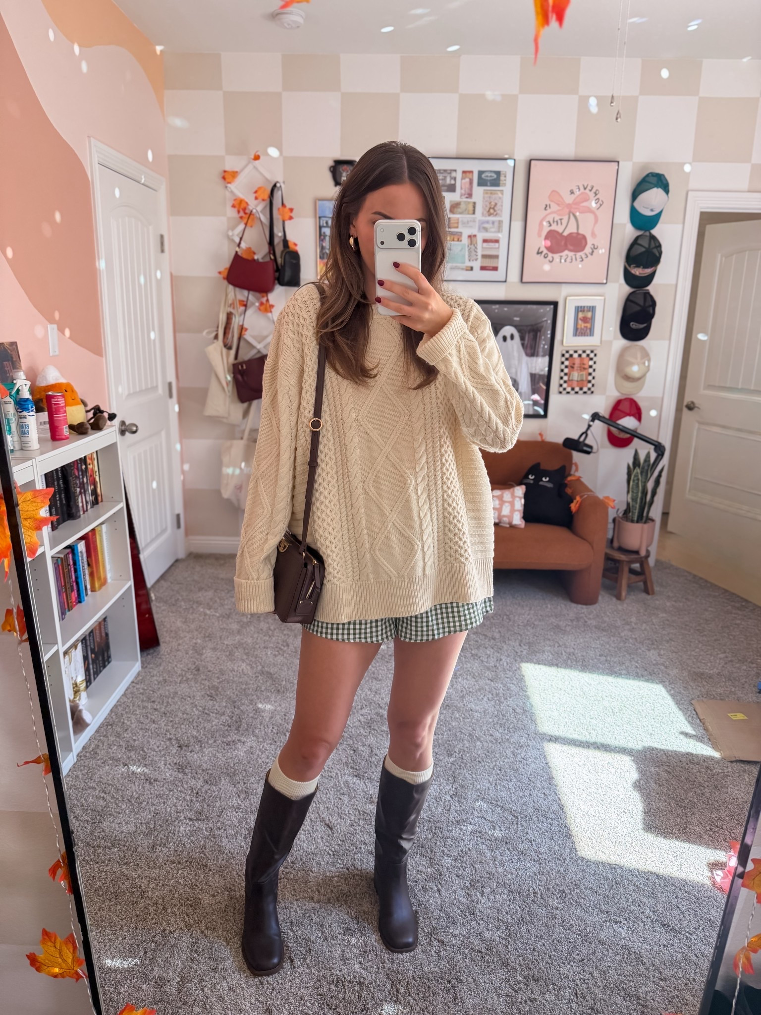 Size xl sweater, medium shorts, 7 brown boots. Bag from TJ Maxx!!