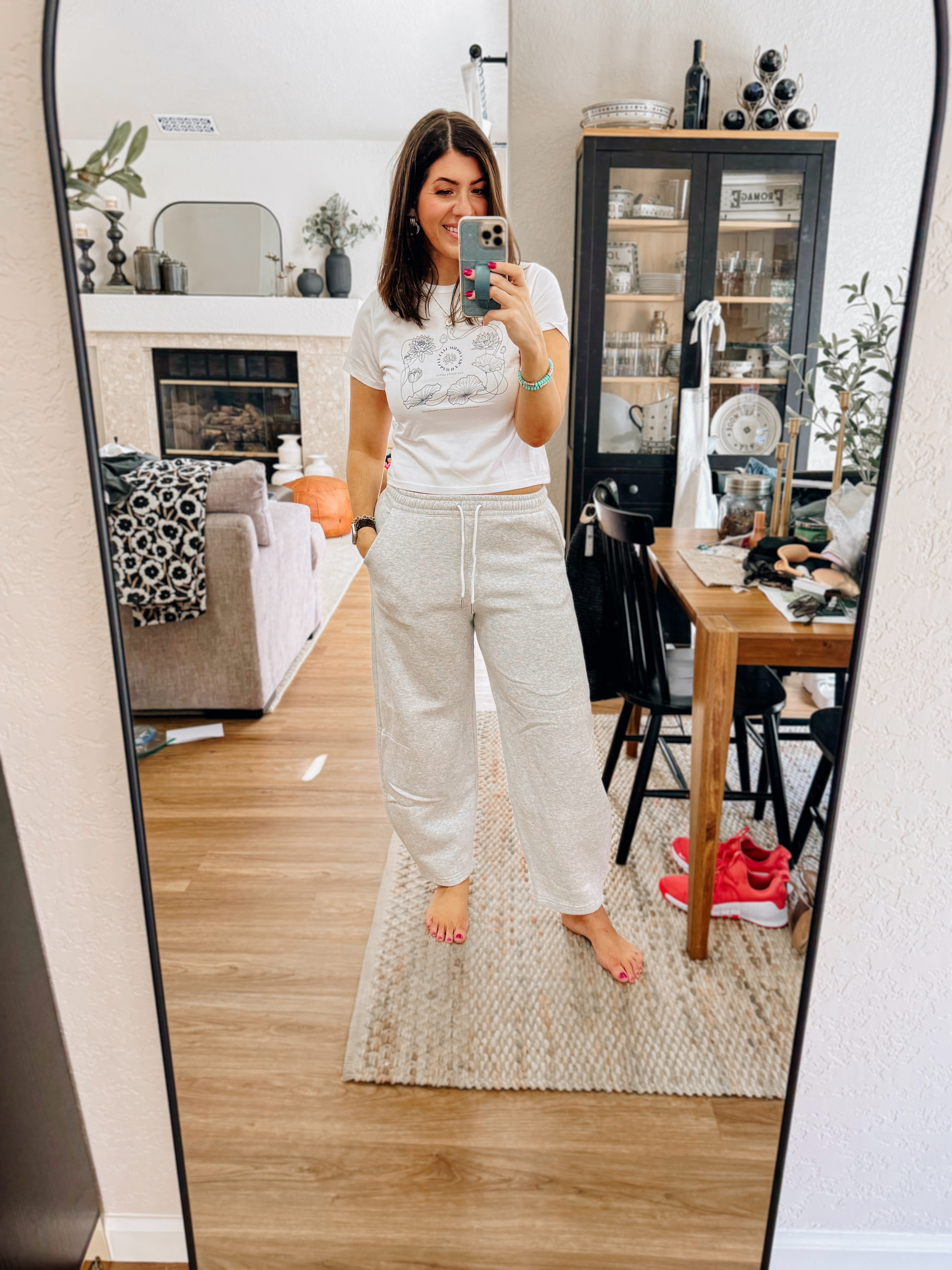 In a medium white lotus tee
In a medium tall barrel sweats 

#LTKOver40 #LTKSeasonal #LTKMidsize