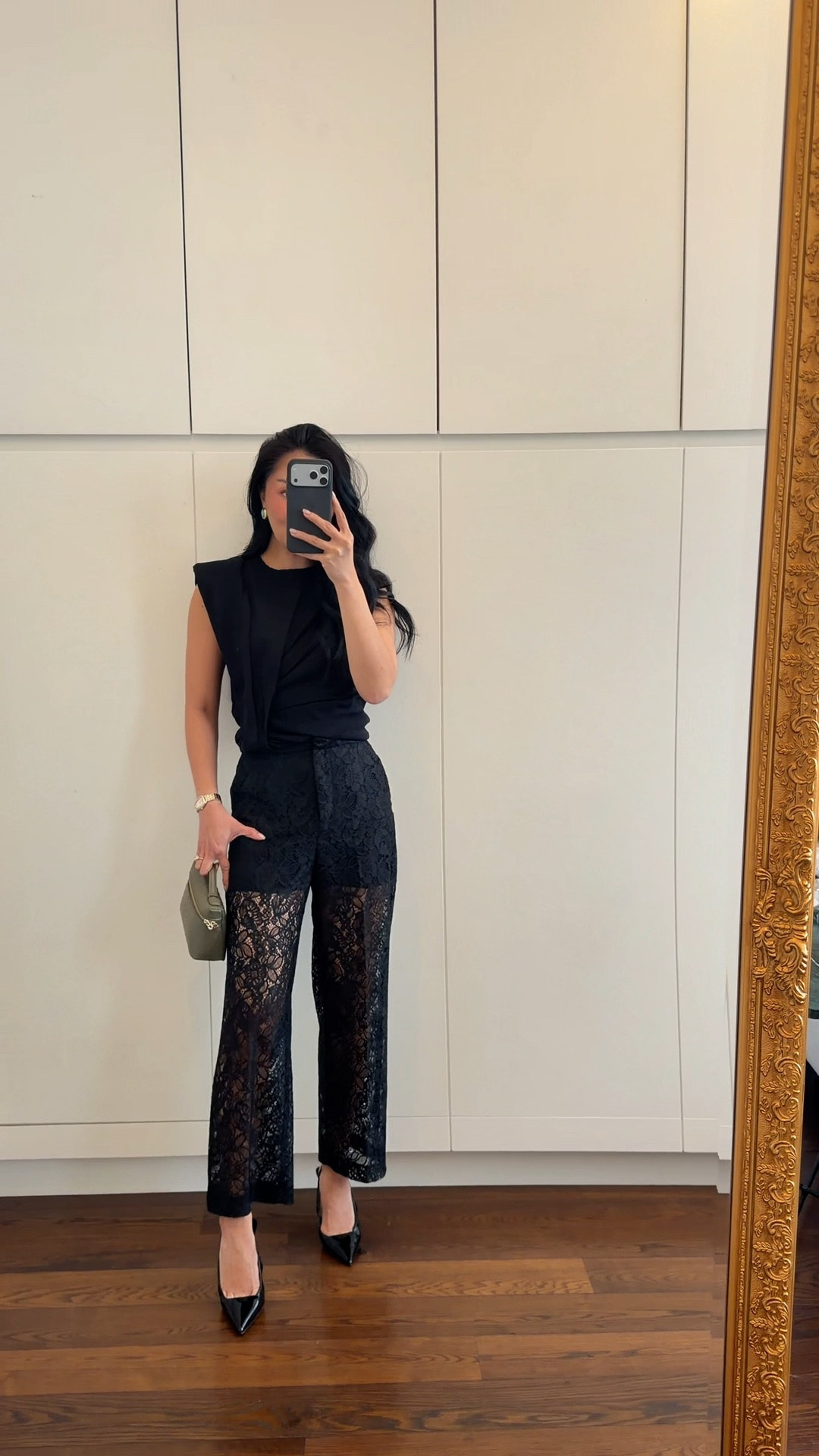 Obsessed with these lace pant and love that they are petite friendly so I can always pair with flats if that’s what the vibes are! Tank as subtle shoulder pads and I love the knot detail on the side 

Pant XS
Top S

#LTKPetite #LTKFestival #LTKootd