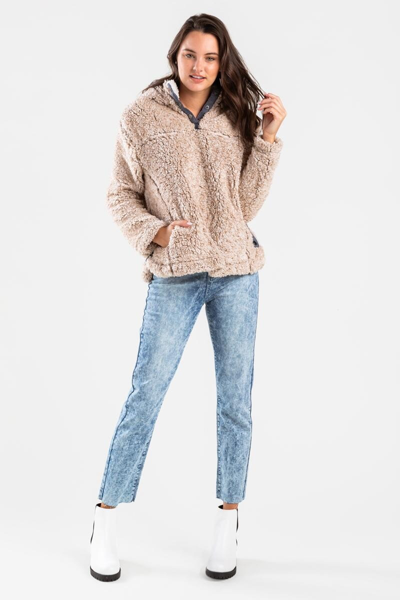 Libbie Hooded Wubby Pullover | Francesca’s Collections