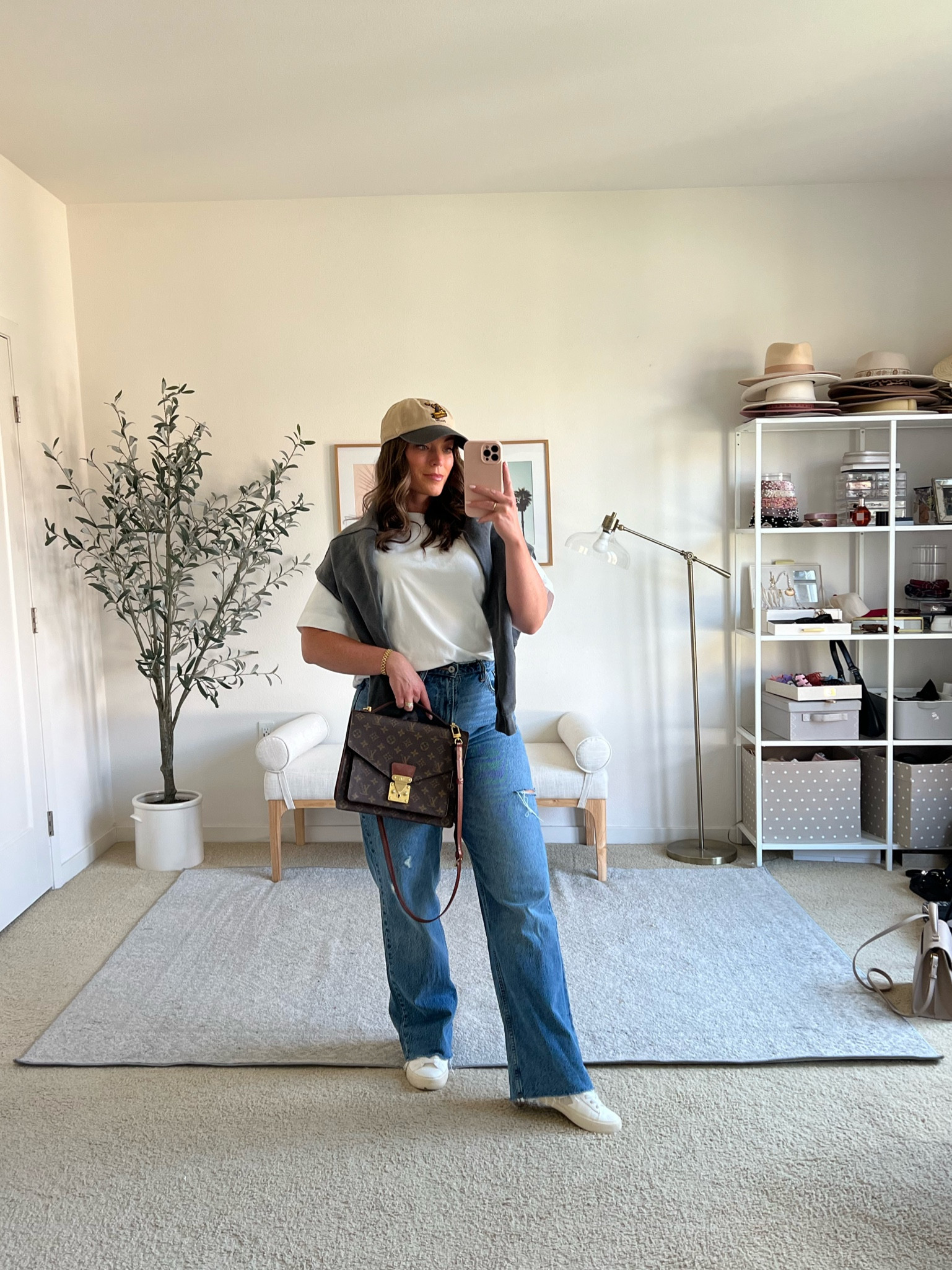 Casual fall outfits ☕️🍂🍁
Premium heavyweight tee xsmall
Curve love jeans 29/8L 

#LTKStyleTip #LTKSeasonal #LTKMidsize