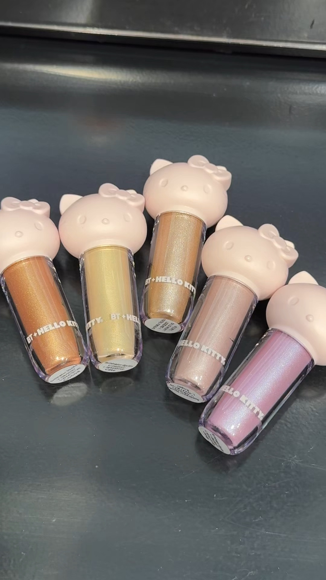 Iluminadores liquido de Bruna Tavares com a Hello Kitty 

#LTKbeleza #LTKbrasil