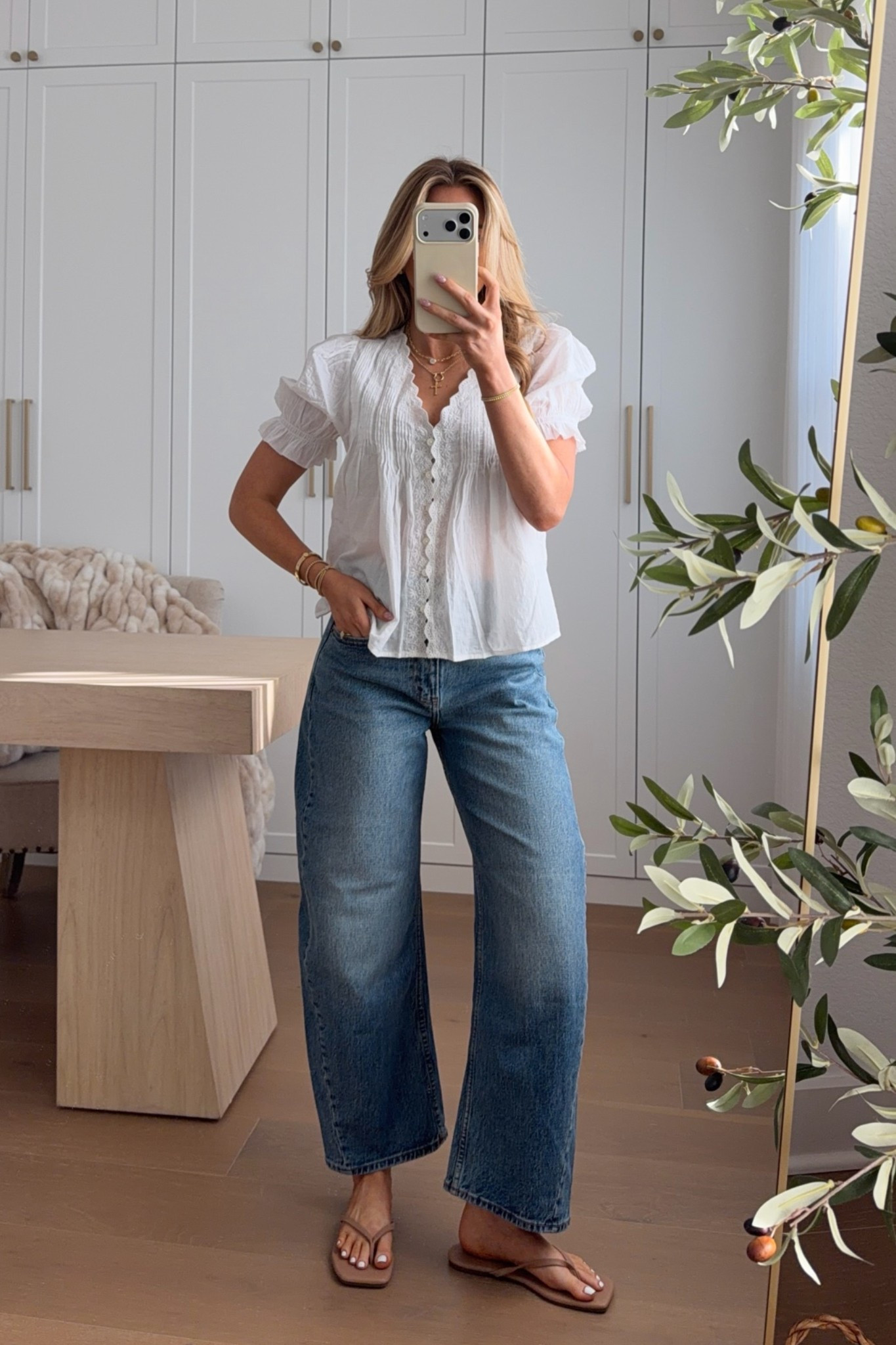 heard code GOOGLEAF works at abercrombie this weekend 👀 
top: xs // jeans: 26 short (5’3)