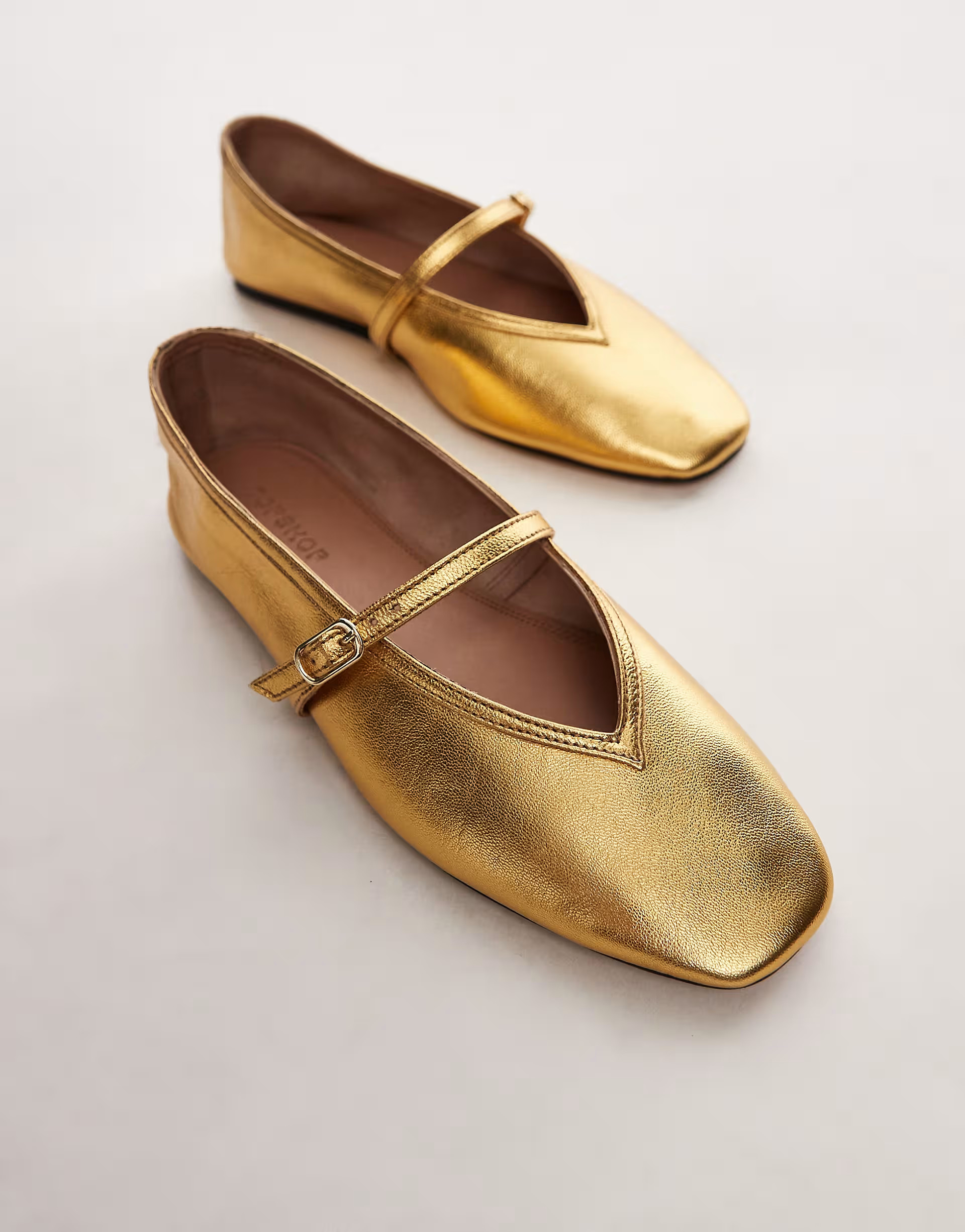 Topshop Babette leather v detail ballet flats in gold | ASOS | ASOS (Global)