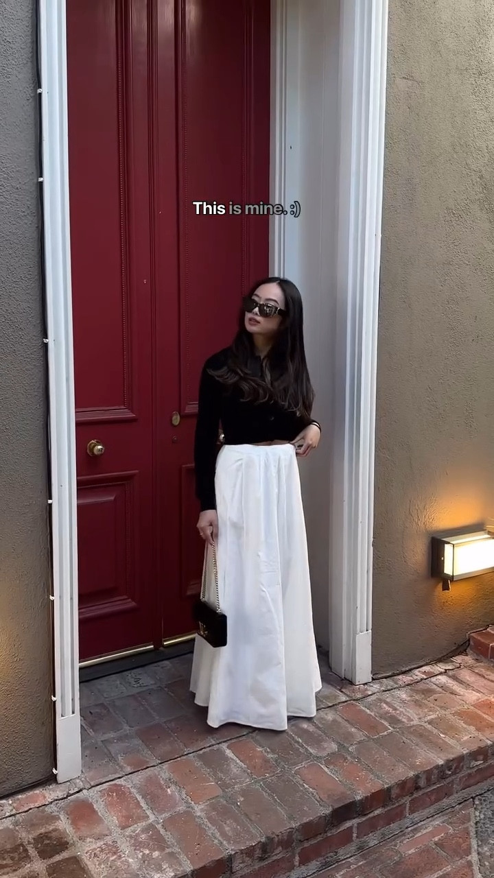 for a long overdue coffee date ☺️☕️

Cardigan @zara 
Skirt @reformation 
Ballet flats @repettoparis 

#petitefashion #petitefashionblogger #fallootd #fallfashion2024 #falloutfits