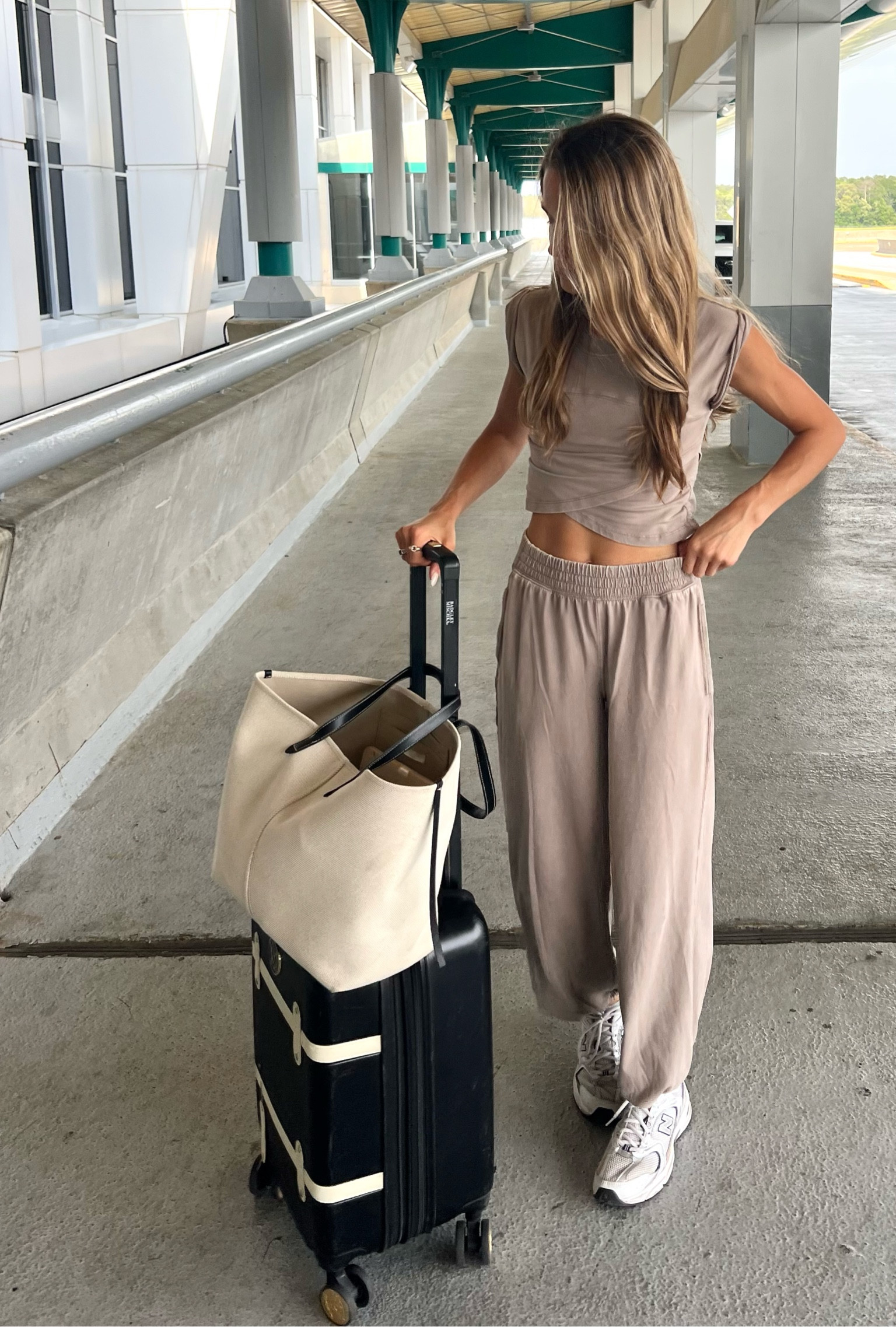 my favorite travel fit!!!! so comfy and cute! wearing size XS 

travel ootd, matching fit, loungewear

#LTKTravel #LTKStyleTip #LTKActive