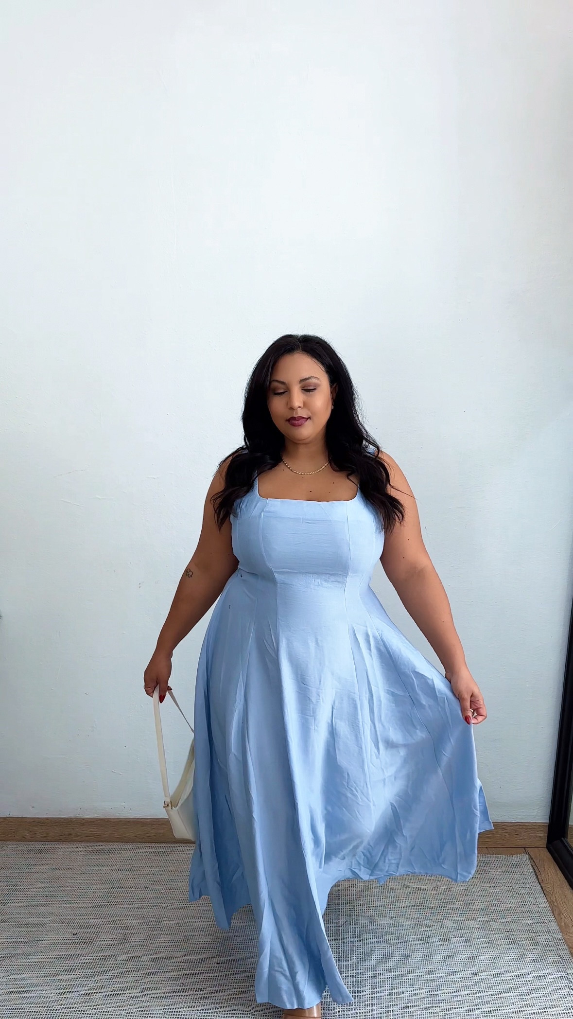 Curvy wedding guest dress 🩵

#curvydress #curvyfashion #weddingguest #summerfashion #midsizedress

#LTKmidsize #LTKcurves #LTKsummer