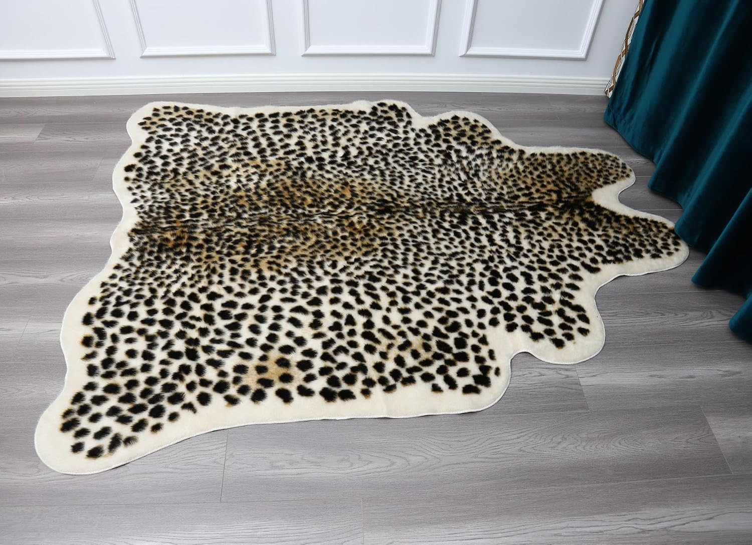 Huichenxing2021FURSTORE Faux Cheetah Area Rug Animals Printed Hide Mats Leopard Faux Hide Area Rug 5.2ft x 6.5ft/ 63 x 78.7inch / 160 x 200cm | Amazon (US)