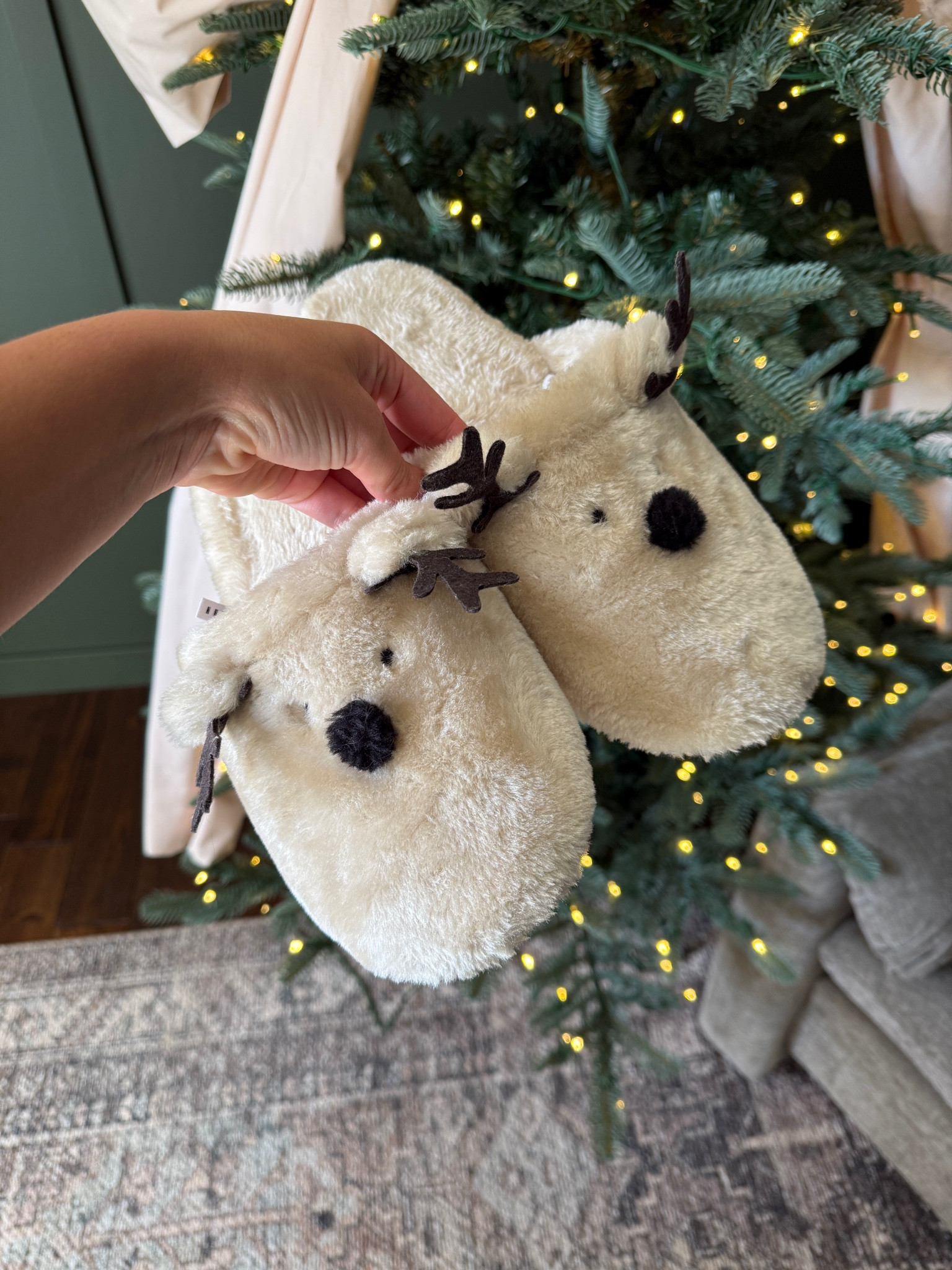 Reindeer Christmas slippers 

#LTKSeasonal #LTKHoliday #LTKGiftGuide