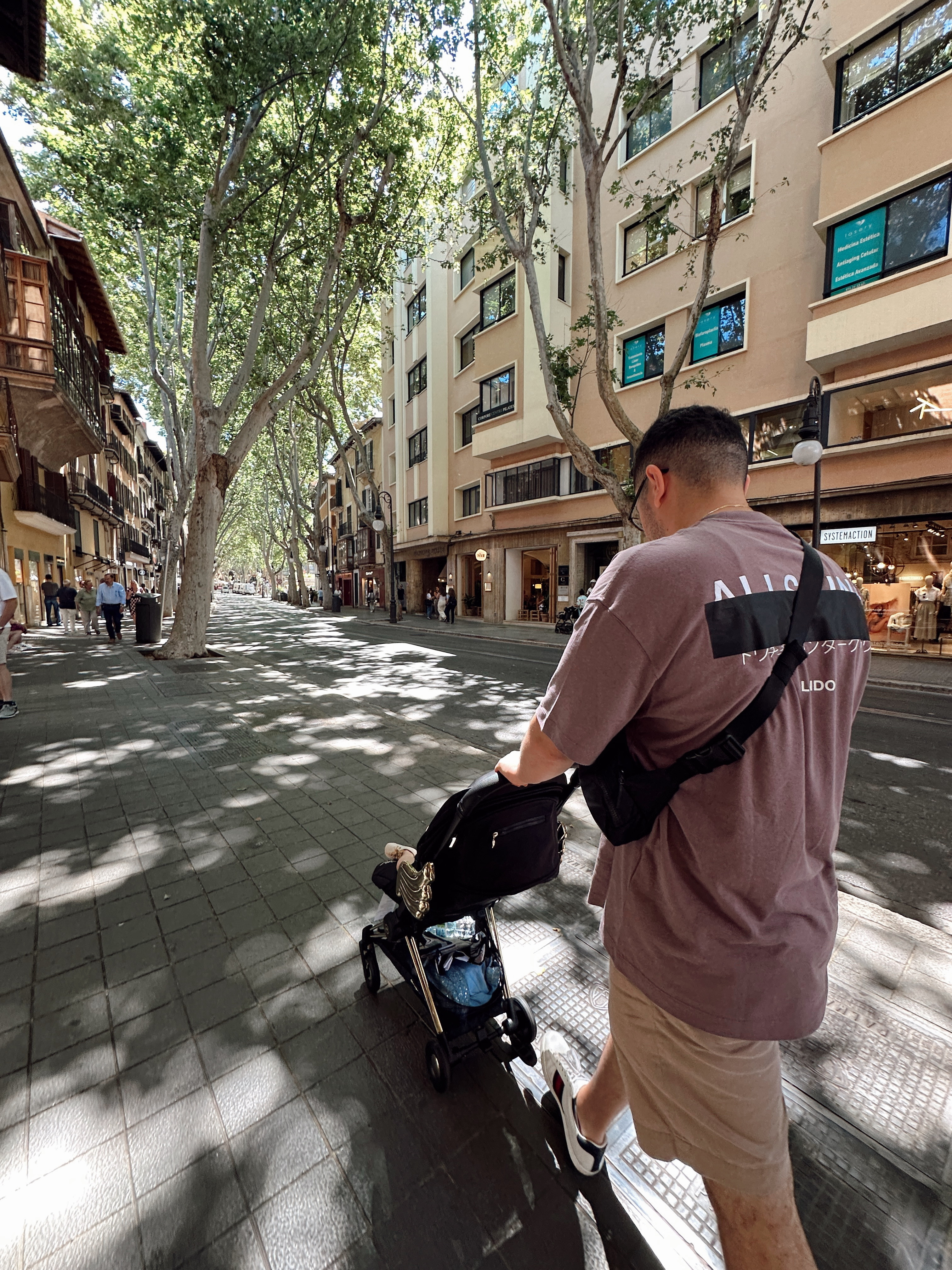  
Elevated basics = effortless gifting ✔️ This classic Redact tee from @Revolve is the perfect Father’s Day gift — polished, versatile, and seriously comfortable. Whether he’s dressing it up for dinner or keeping it casual, this shirt just works. Linking it for you in my LTK! 🤍👔 #FathersDayGift #RevolveStyle #GiftsForHim
 

#LTKMens