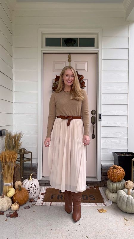 Neutral Thanksgiving outfit ideas 

Classic style // feminine outfits // girly style // neutral fall outfits 

#LTKSeasonal