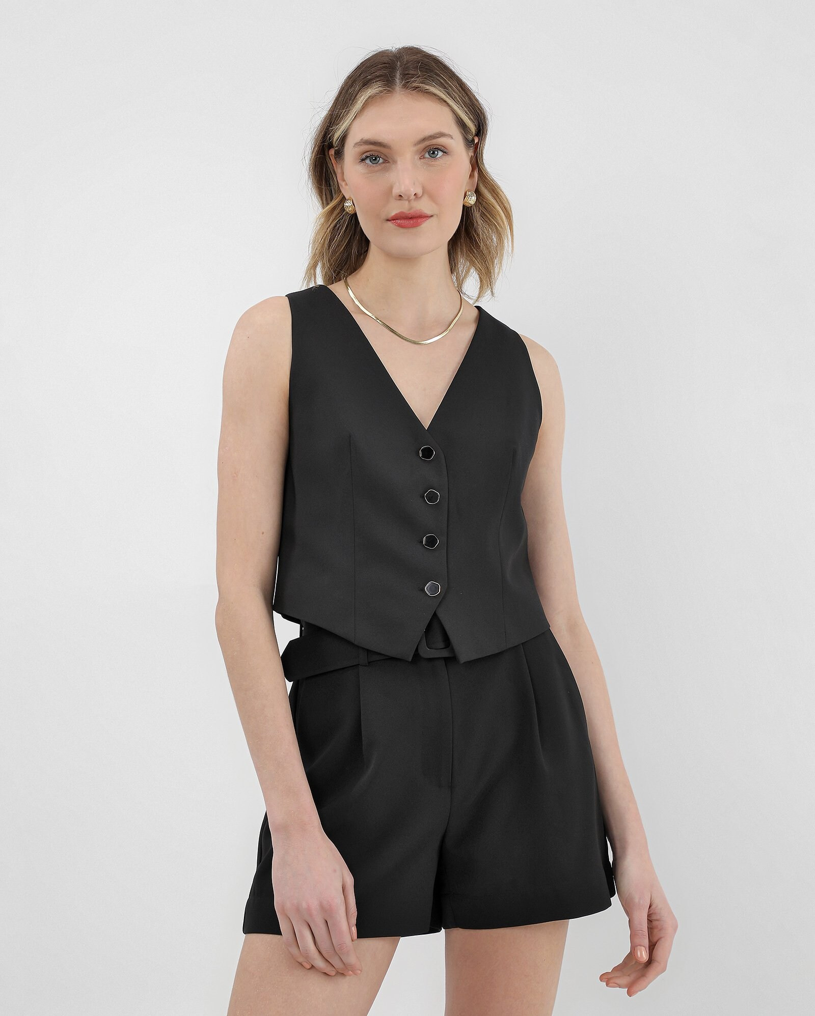 Colete feminino com decote V preto | AK by Riachuelo | Riachuelo (BR)