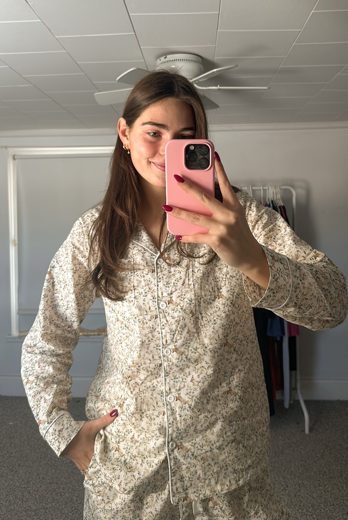 the little ducks & bunnies on these pjs is my favourite thing ever!
wearing size: m