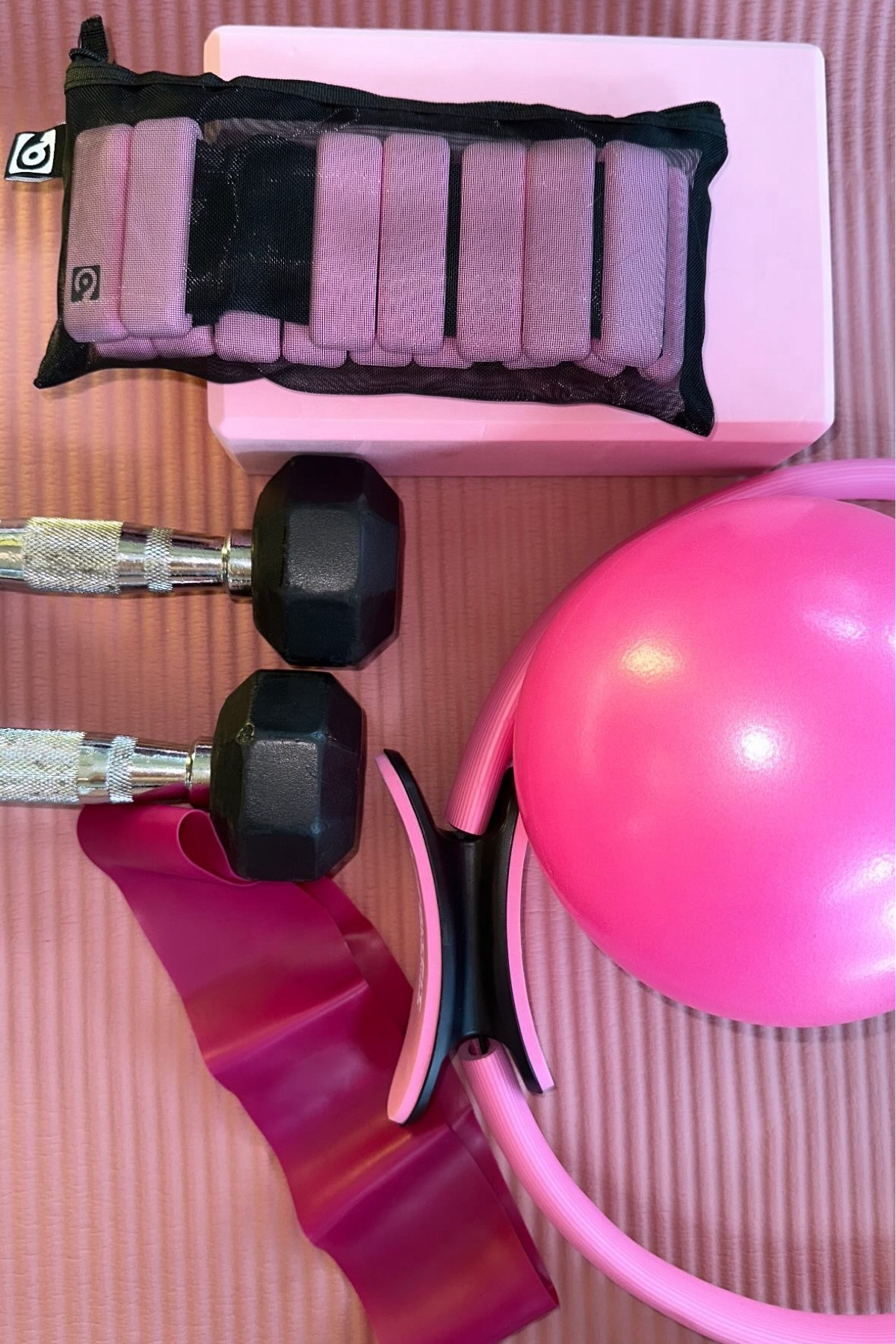 I’m just girl in a pink Pilates world 💞 I love having my own gear and being able to workout wherever! 


#LTKActive #LTKFindsUnder50 #LTKFitness