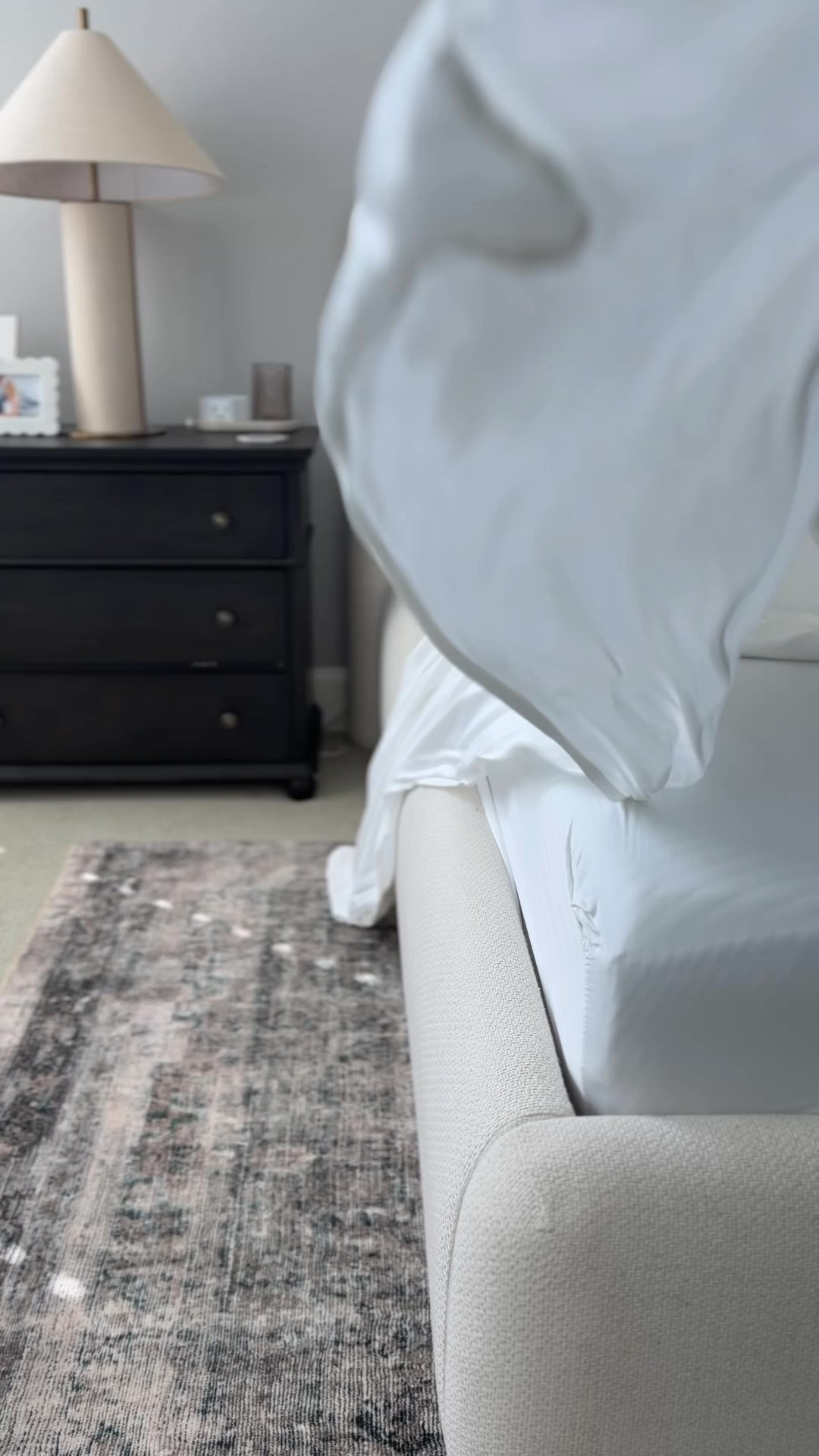 These bamboo sheets are one of those small upgrades you actually notice 🤍 They feel silky soft & help regulate temperature so I’m not overheating at night

@Quince #quincepartner #ad